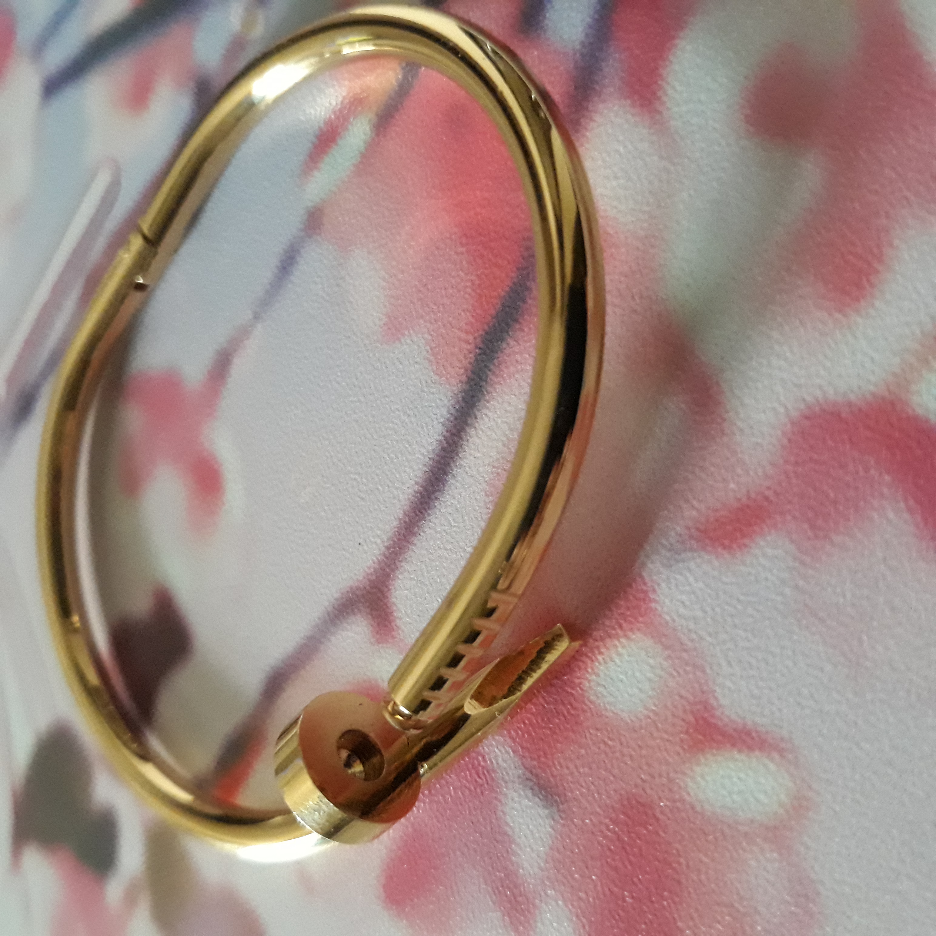 Anti -Tarnish Golden Colour Bracelet For Women & Girls