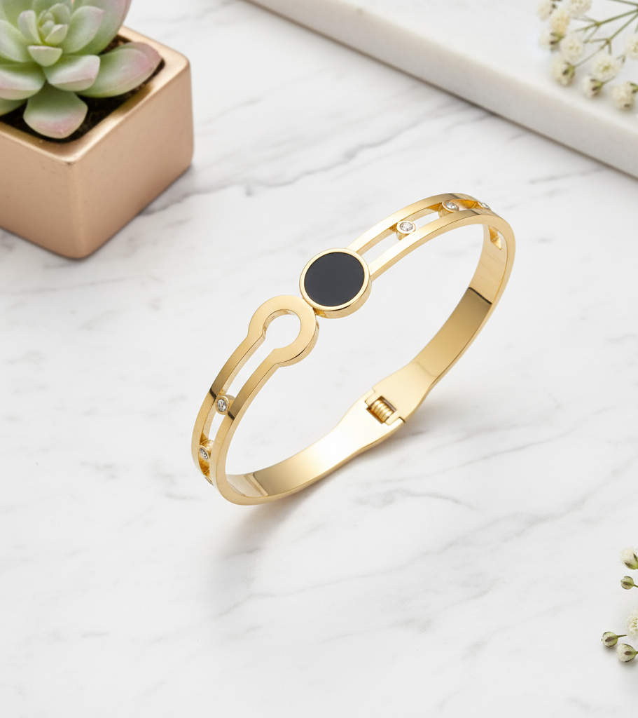 Elegant Goldden & Black Colour  Bracelet