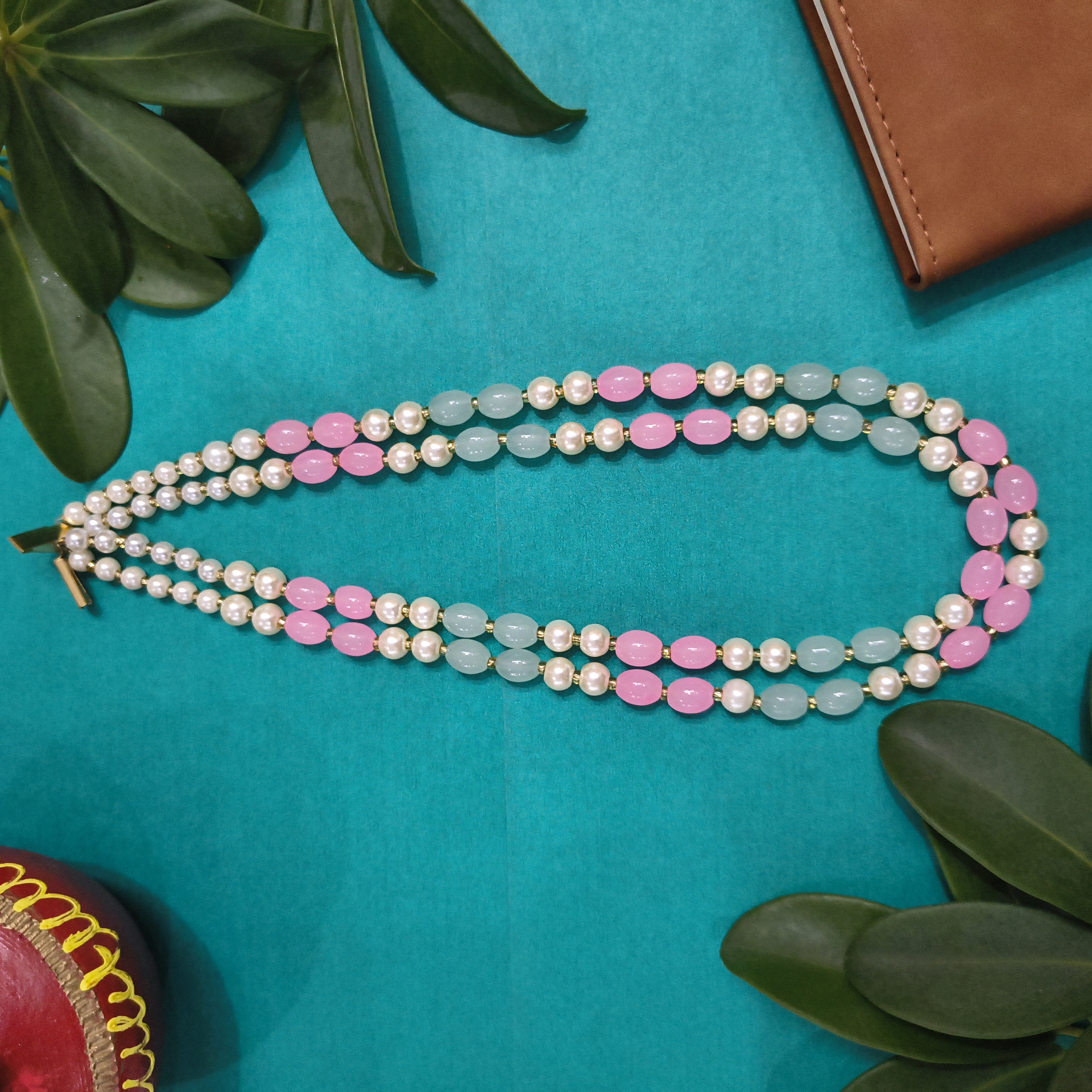 Elegant Pearl and Bead Necklace