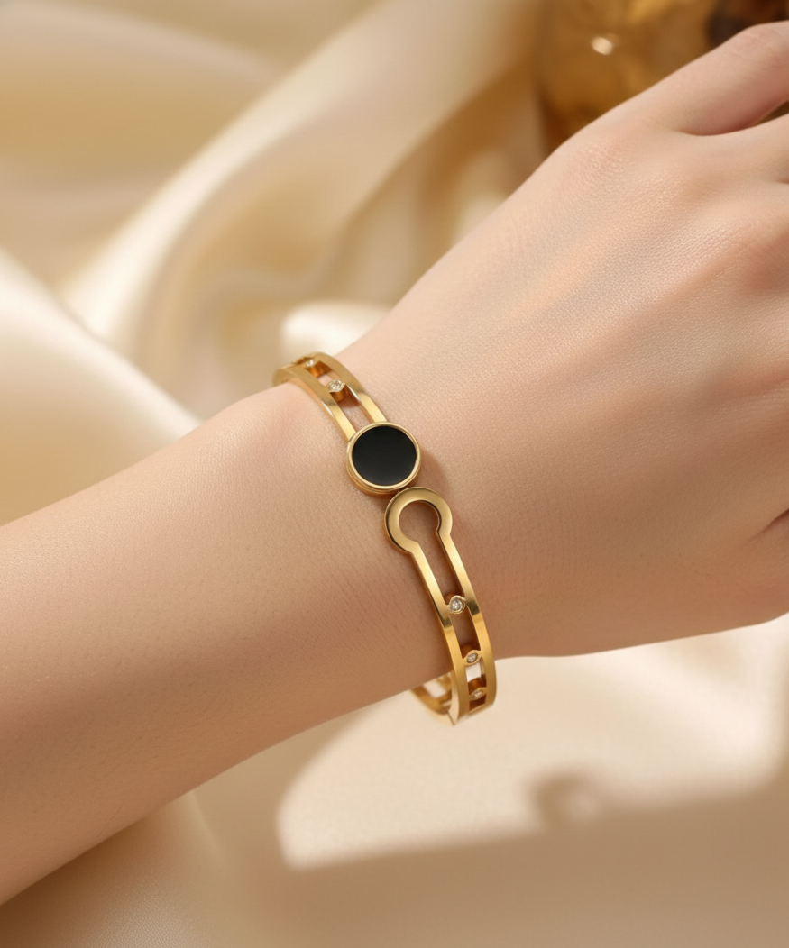 Elegant Goldden & Black Colour Bracelet
