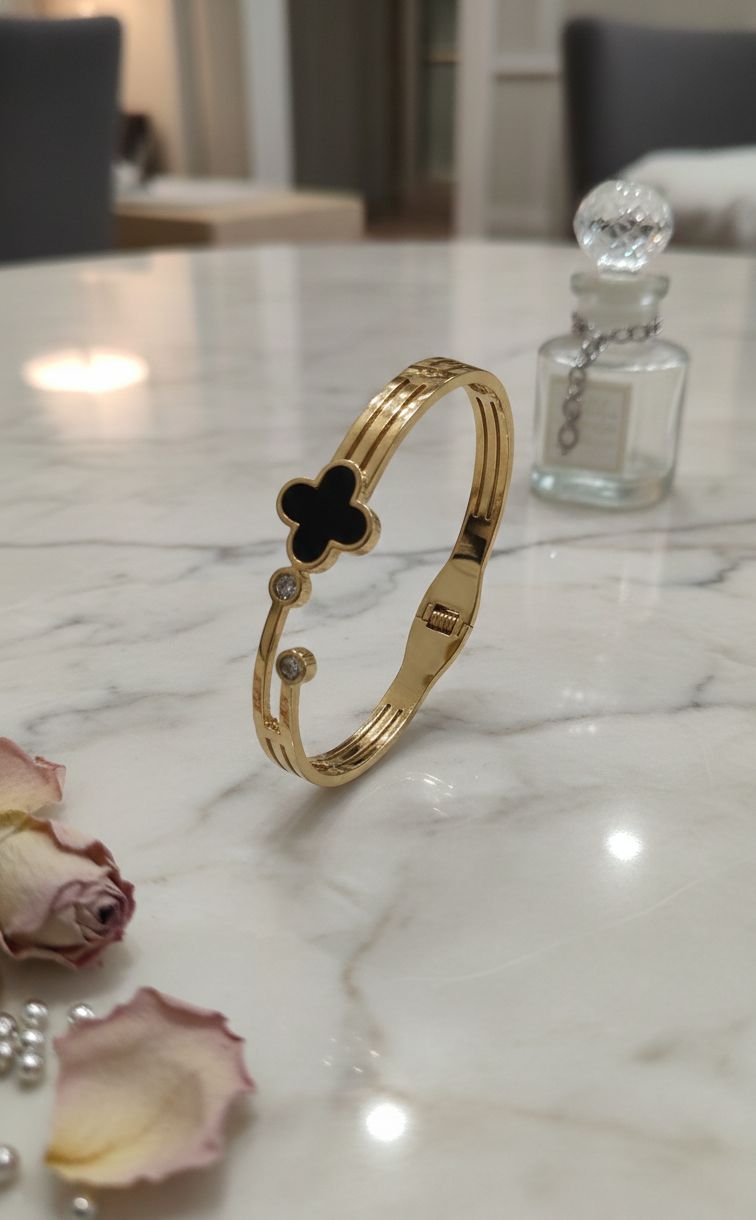 Elegant Golden Colour Anti-Tarnish Bracelet with Black Clover Design
