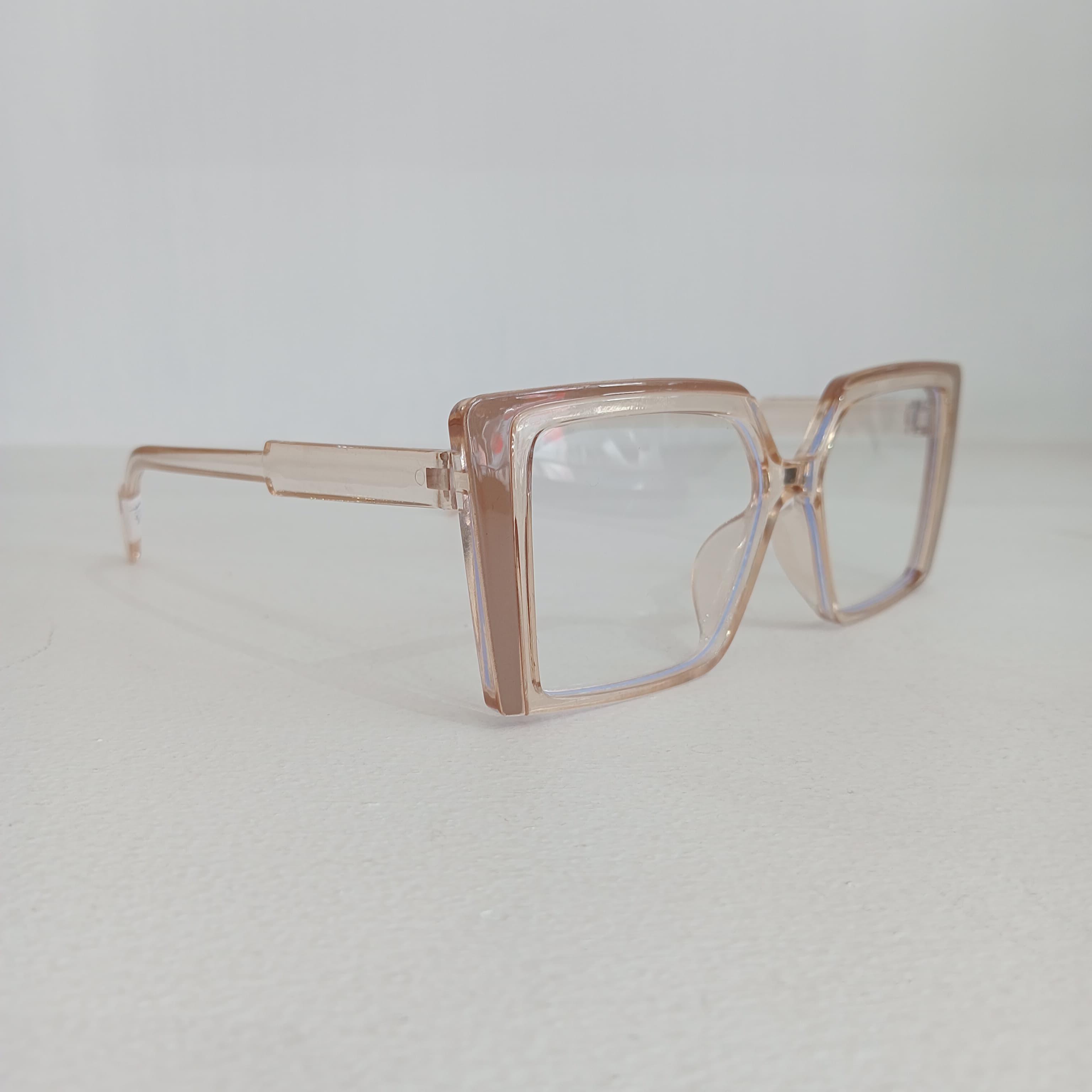 Gafas transparentes de estilo moderno