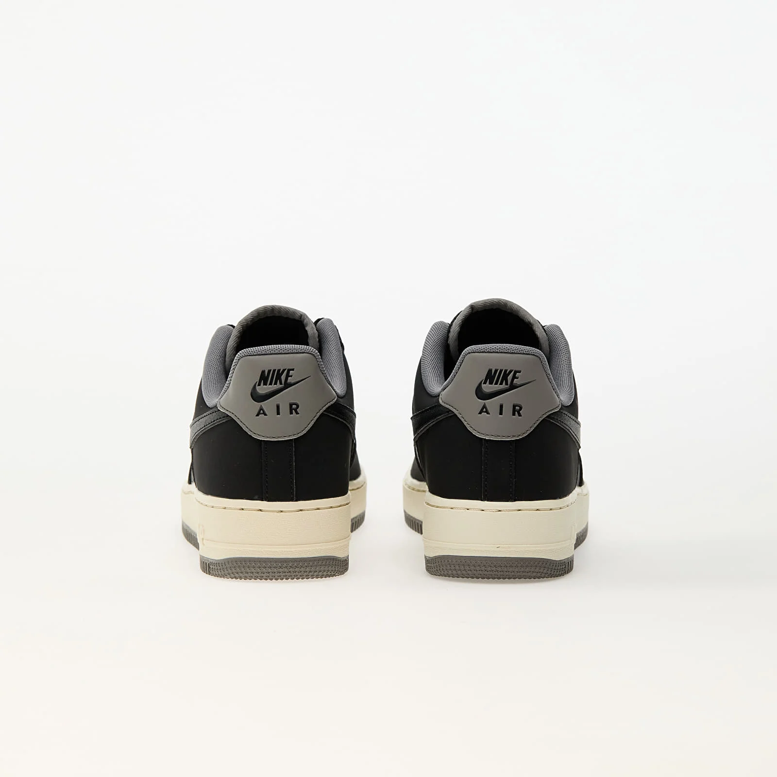 NIKE Air Force 1 Black&White