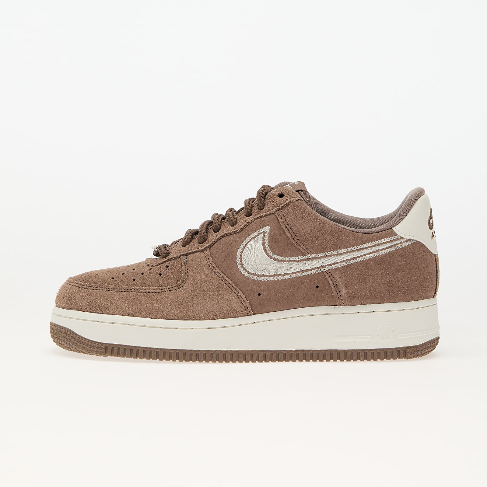 NIKE Air Force 1 Brown