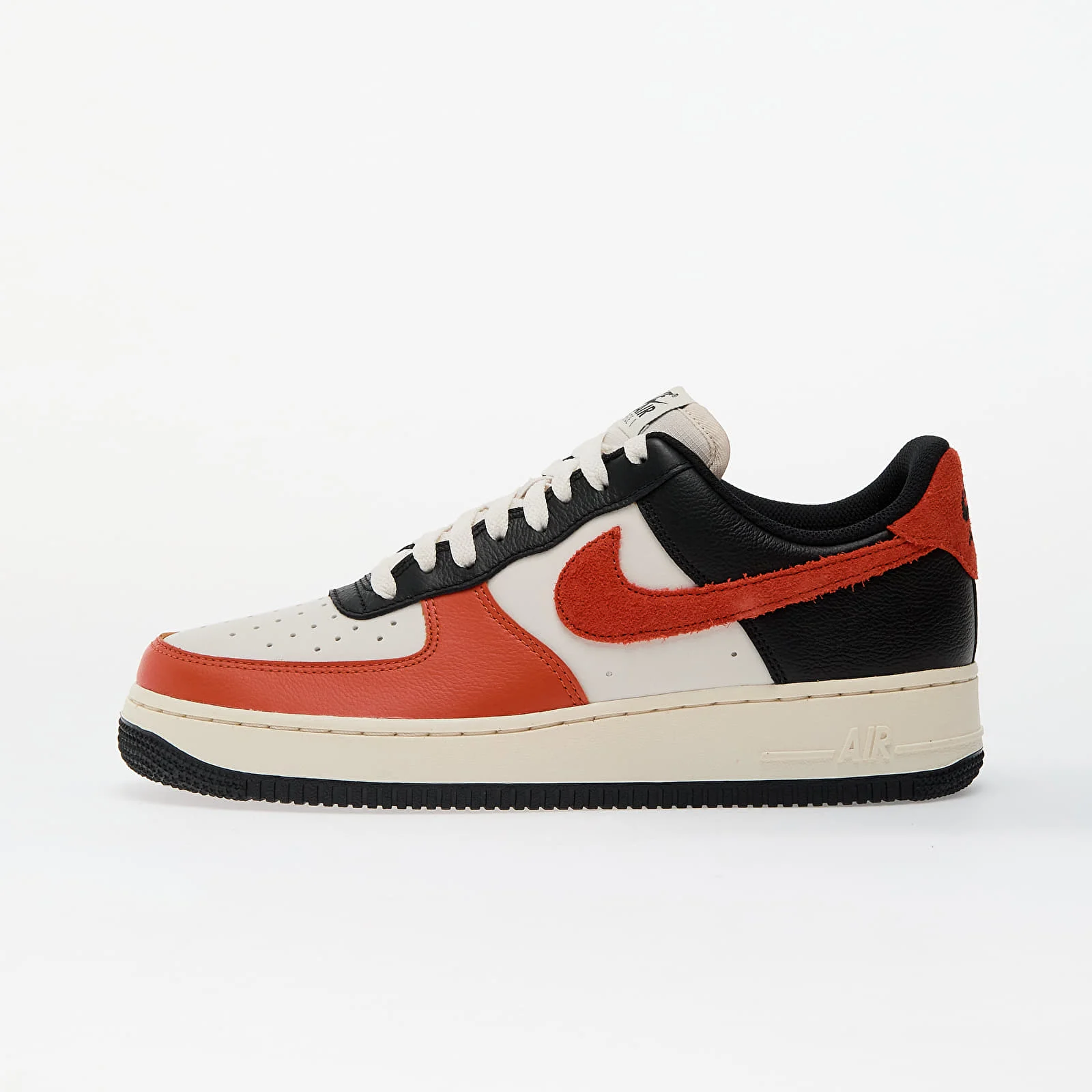 NIKE Air Force 1 Coral