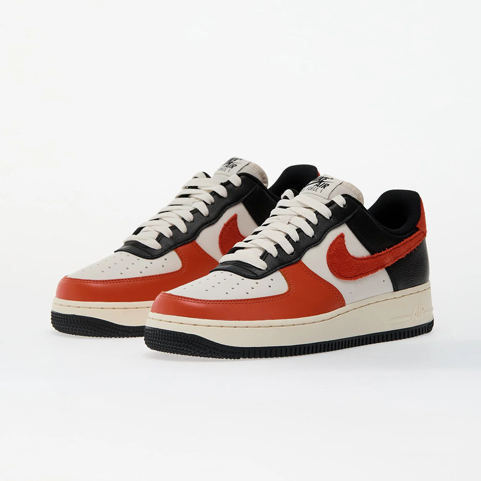 NIKE Air Force 1 Coral