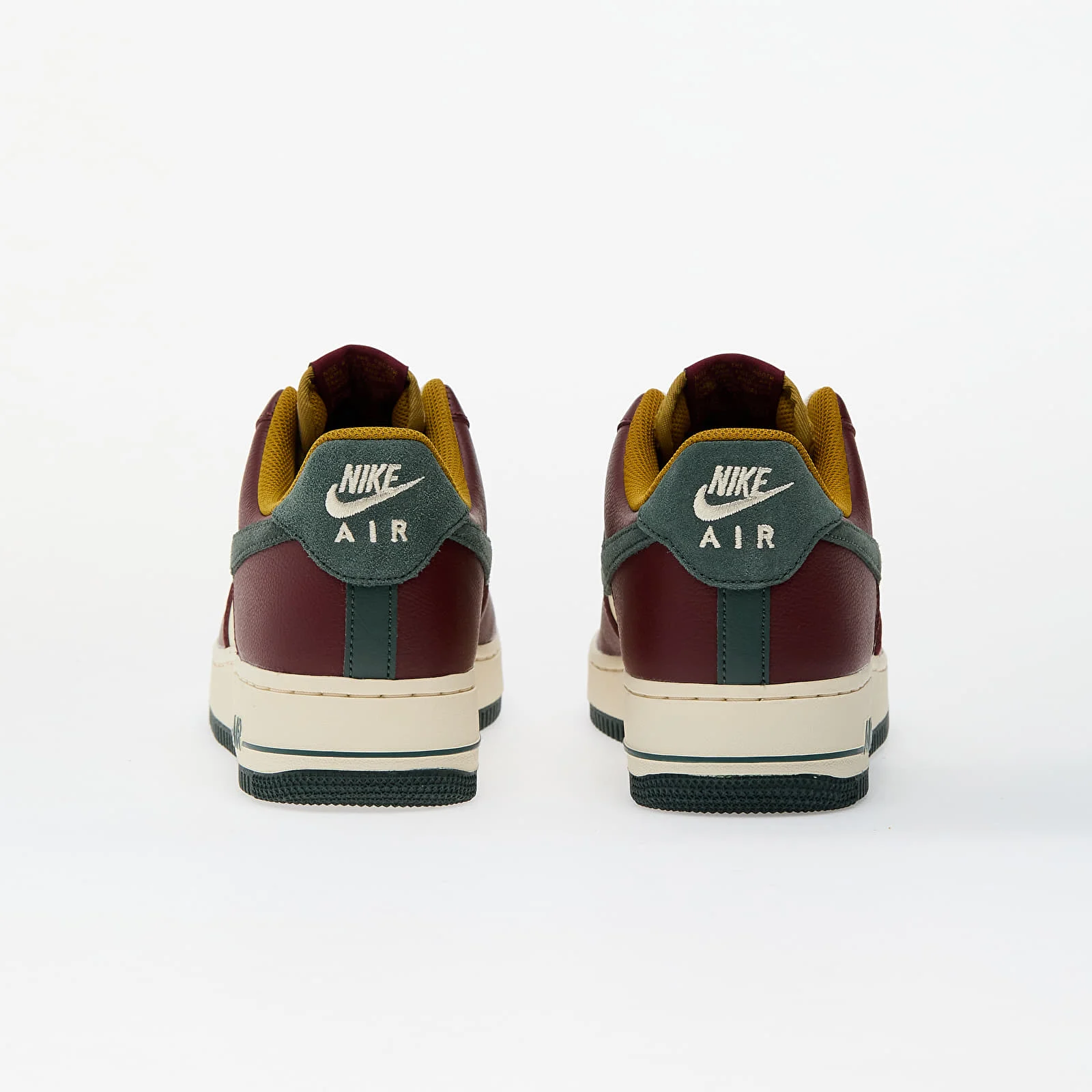 NIKE Air Force 1 Vintage