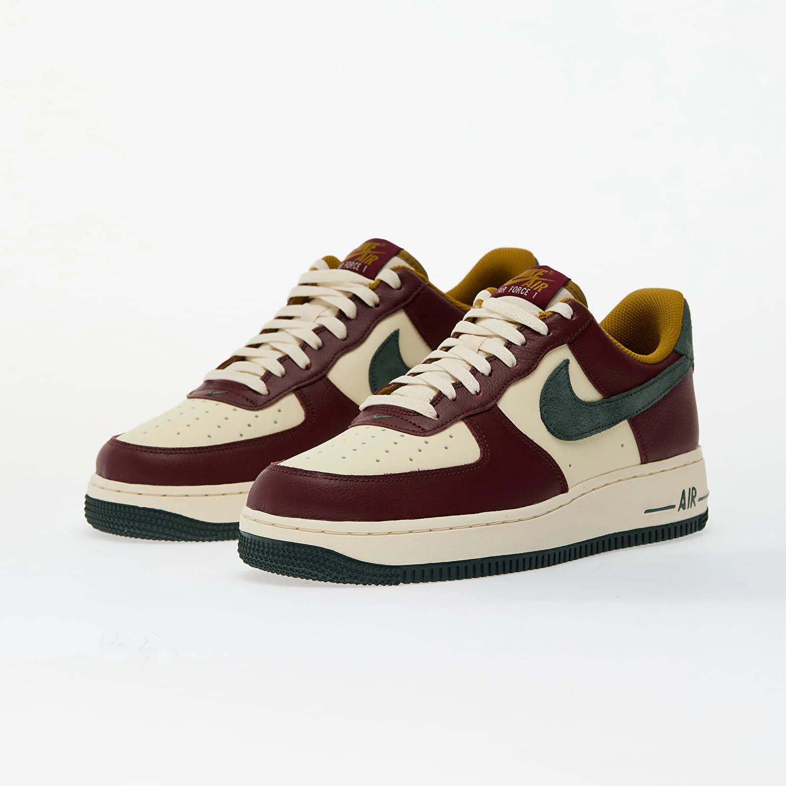 NIKE Air Force 1 Vintage