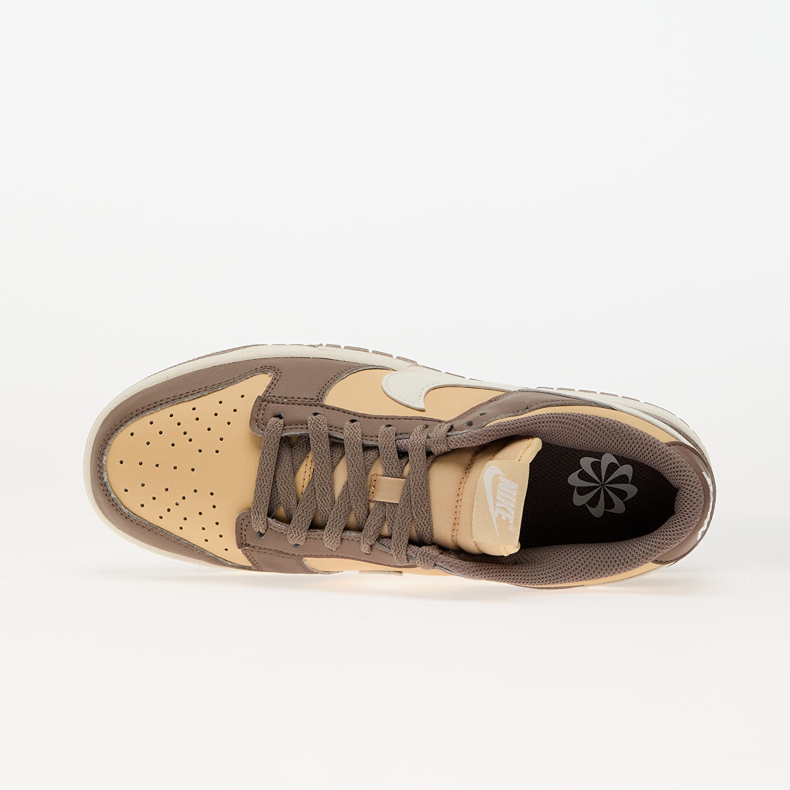 NIKE Dunk Low Brown