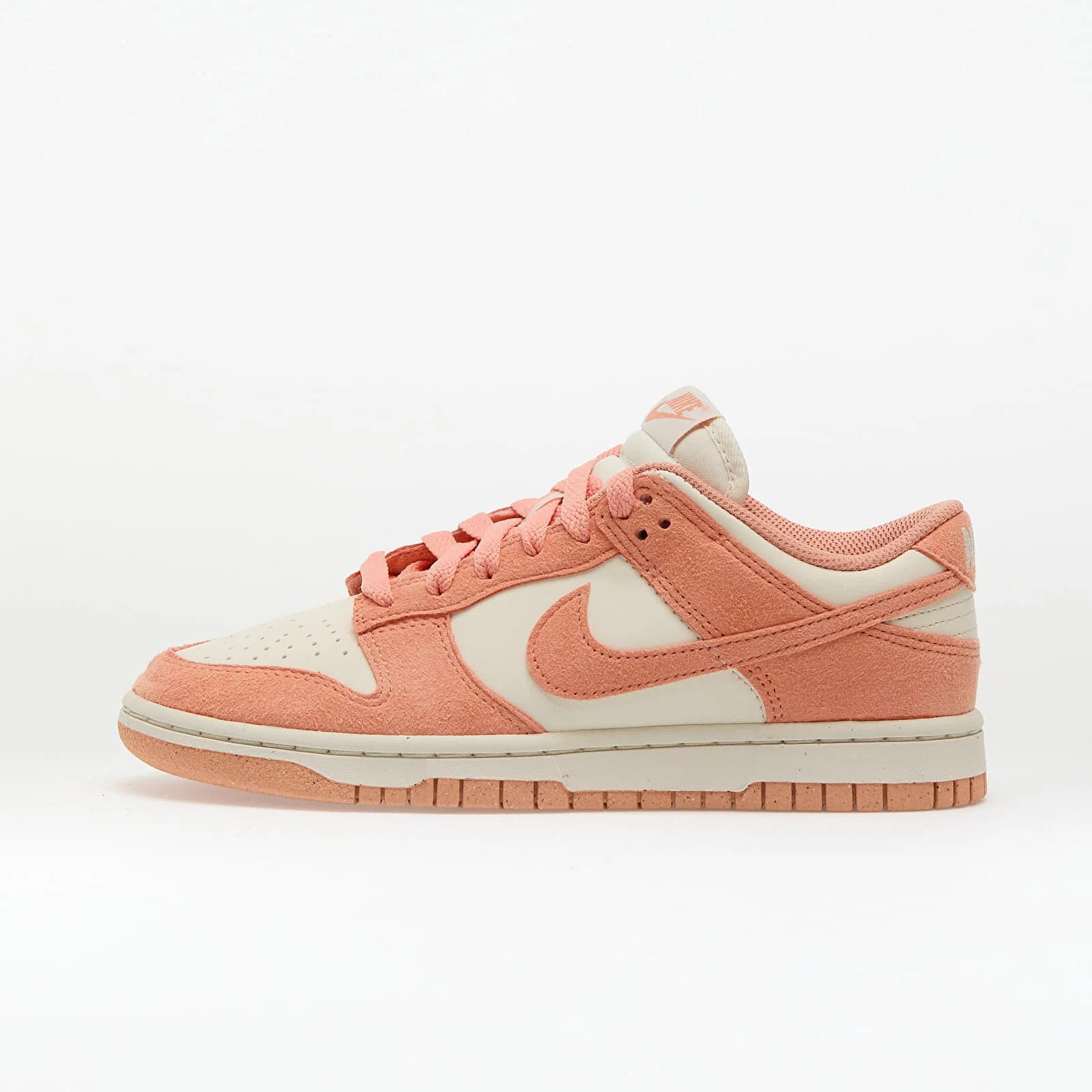 NIKE Dunk Low Coral