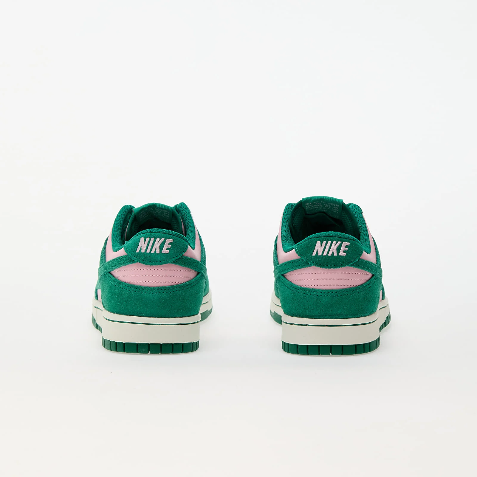 NIKE Dunk Low Soft Pink