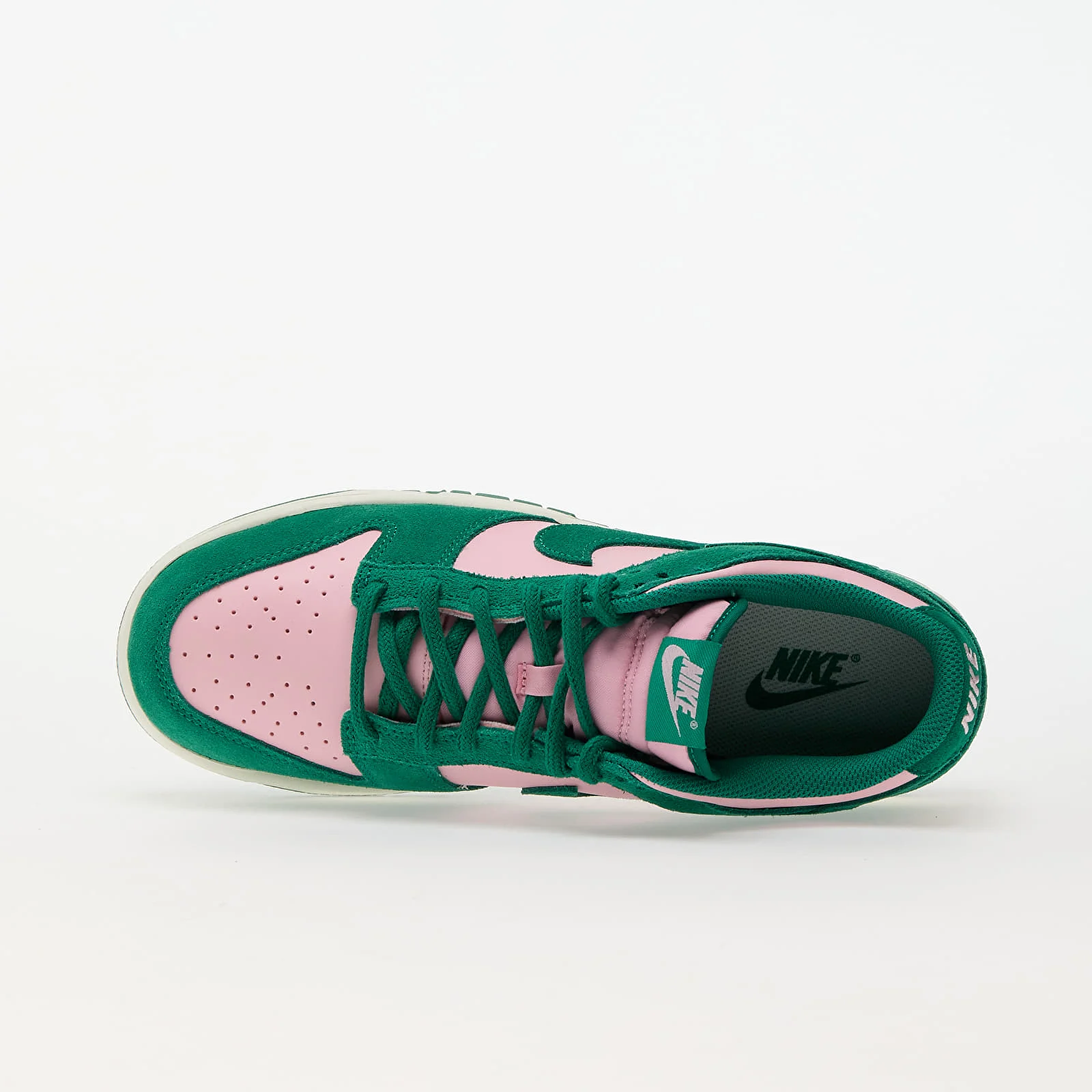 NIKE Dunk Low Soft Pink