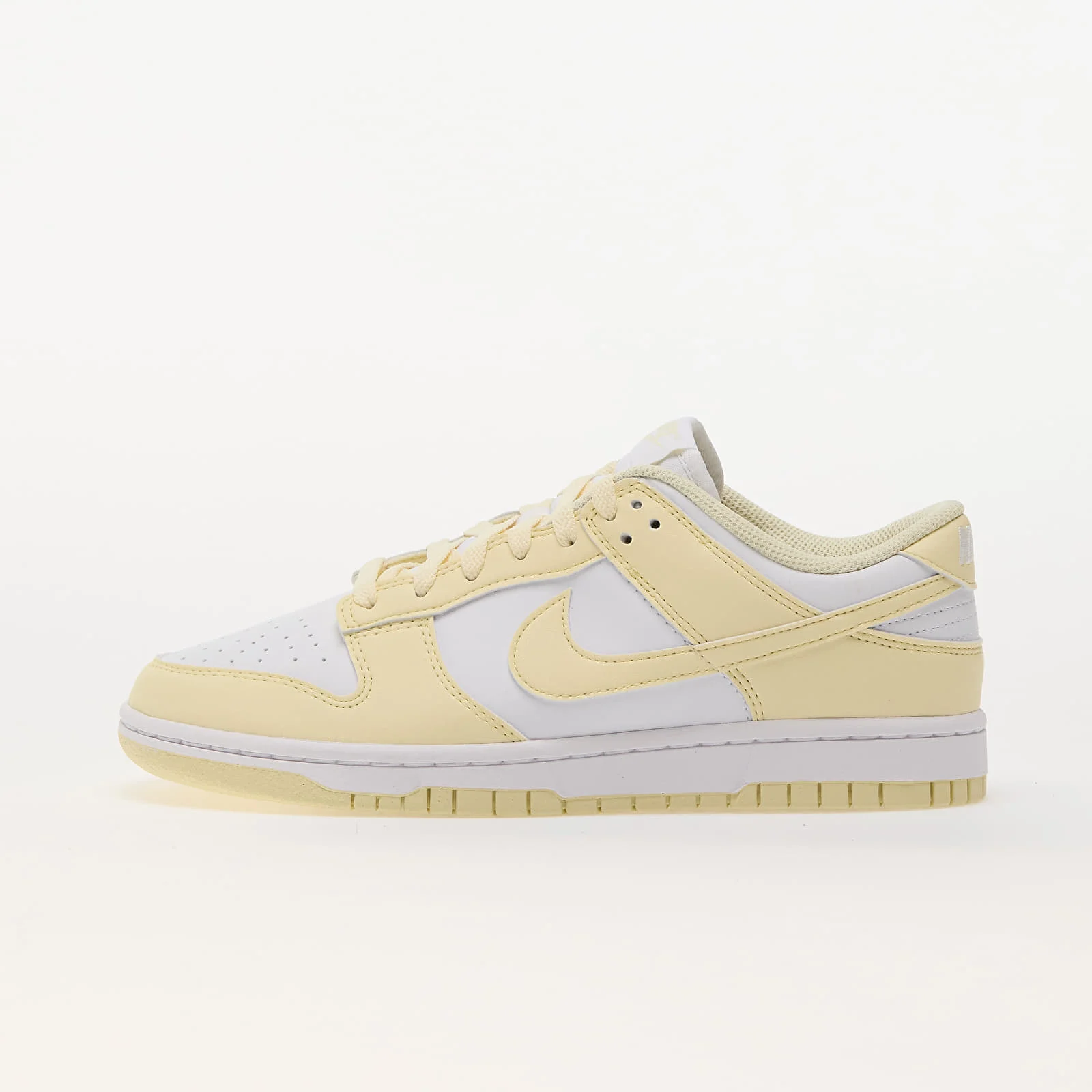 NIKE Dunk Low Yellow