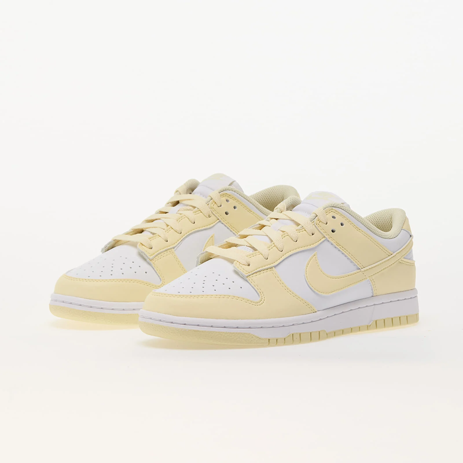 NIKE Dunk Low Yellow