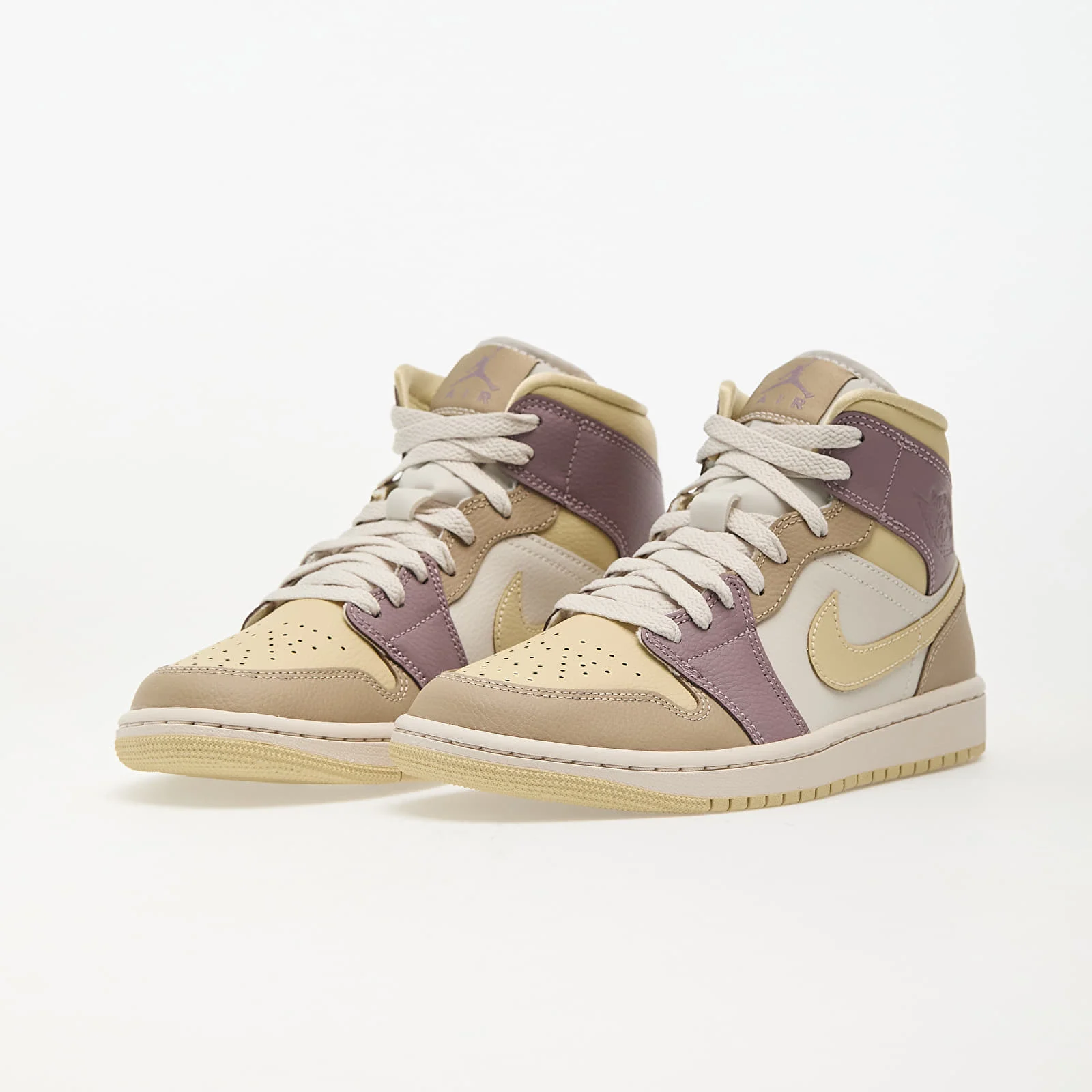 NIKE Air Jordan High Cream