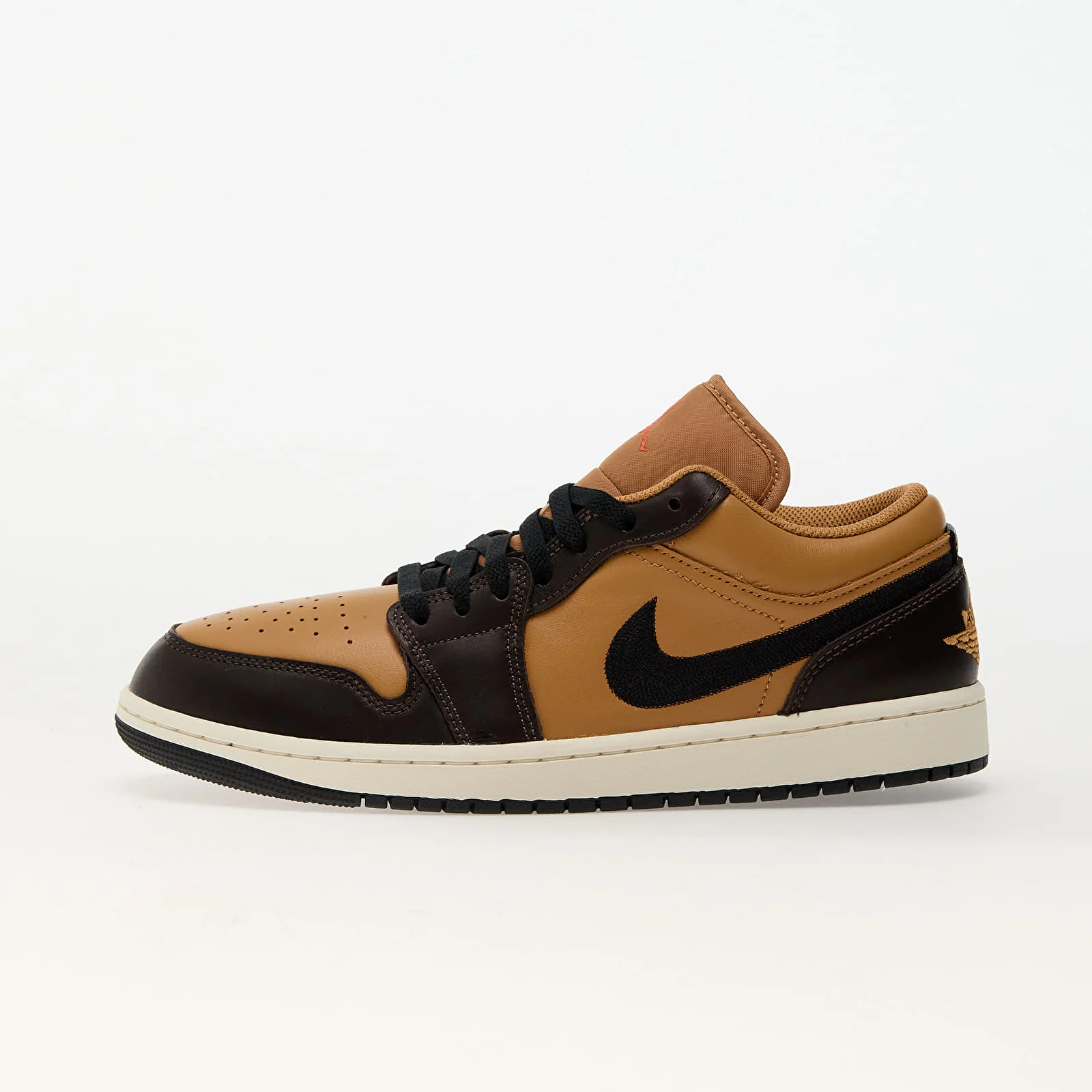 NIKE Air Jordan Low Brown