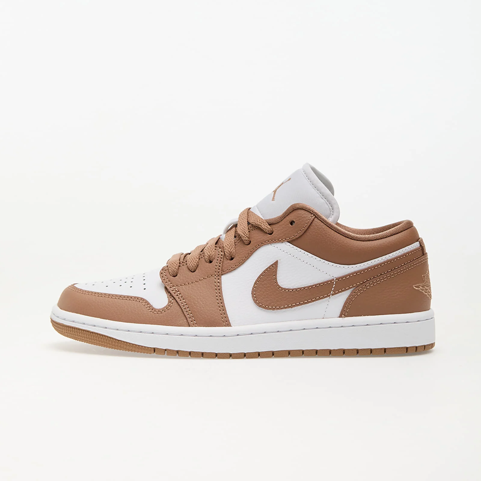 NIKE Air Jordan Low Gold