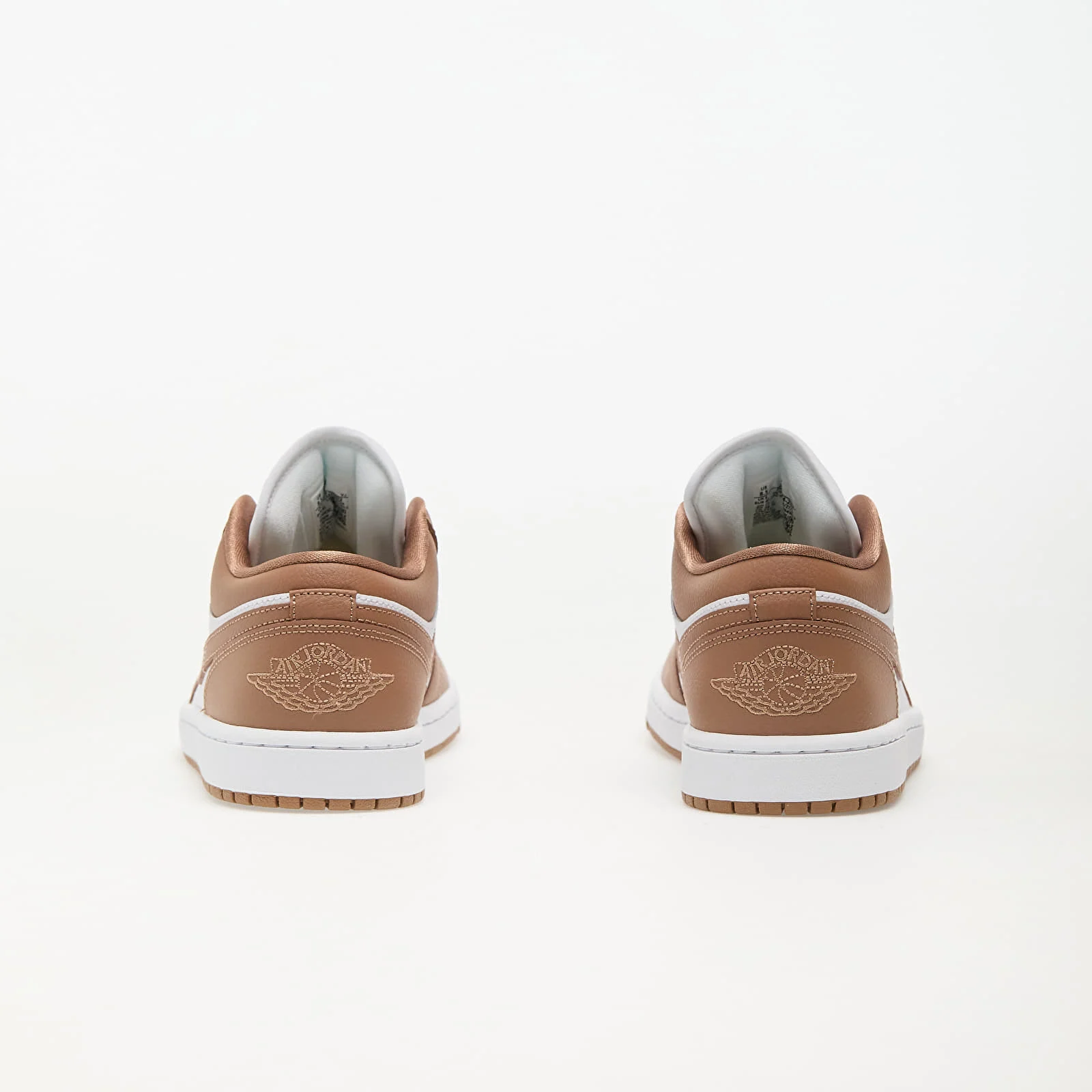 NIKE Air Jordan Low Gold
