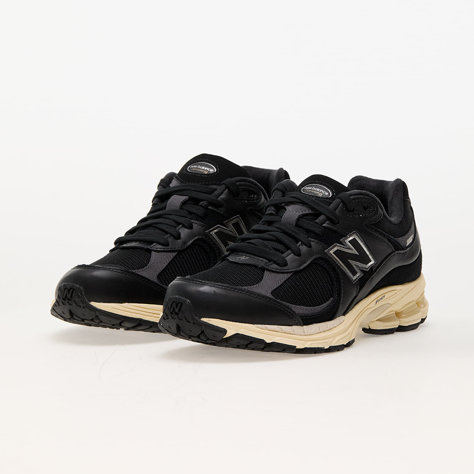 NEW BALANCE 2002r