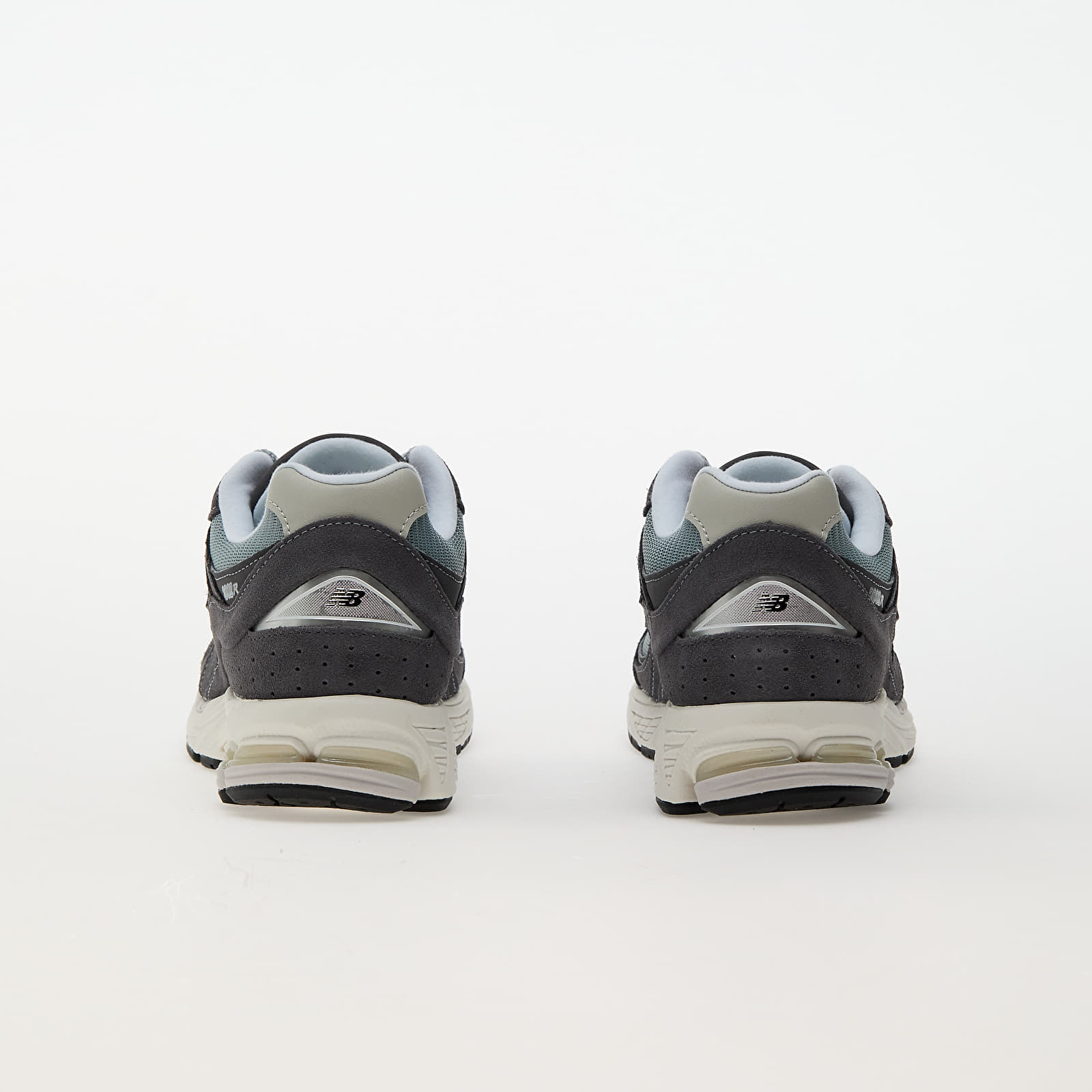 NEW BALANCE 2002r