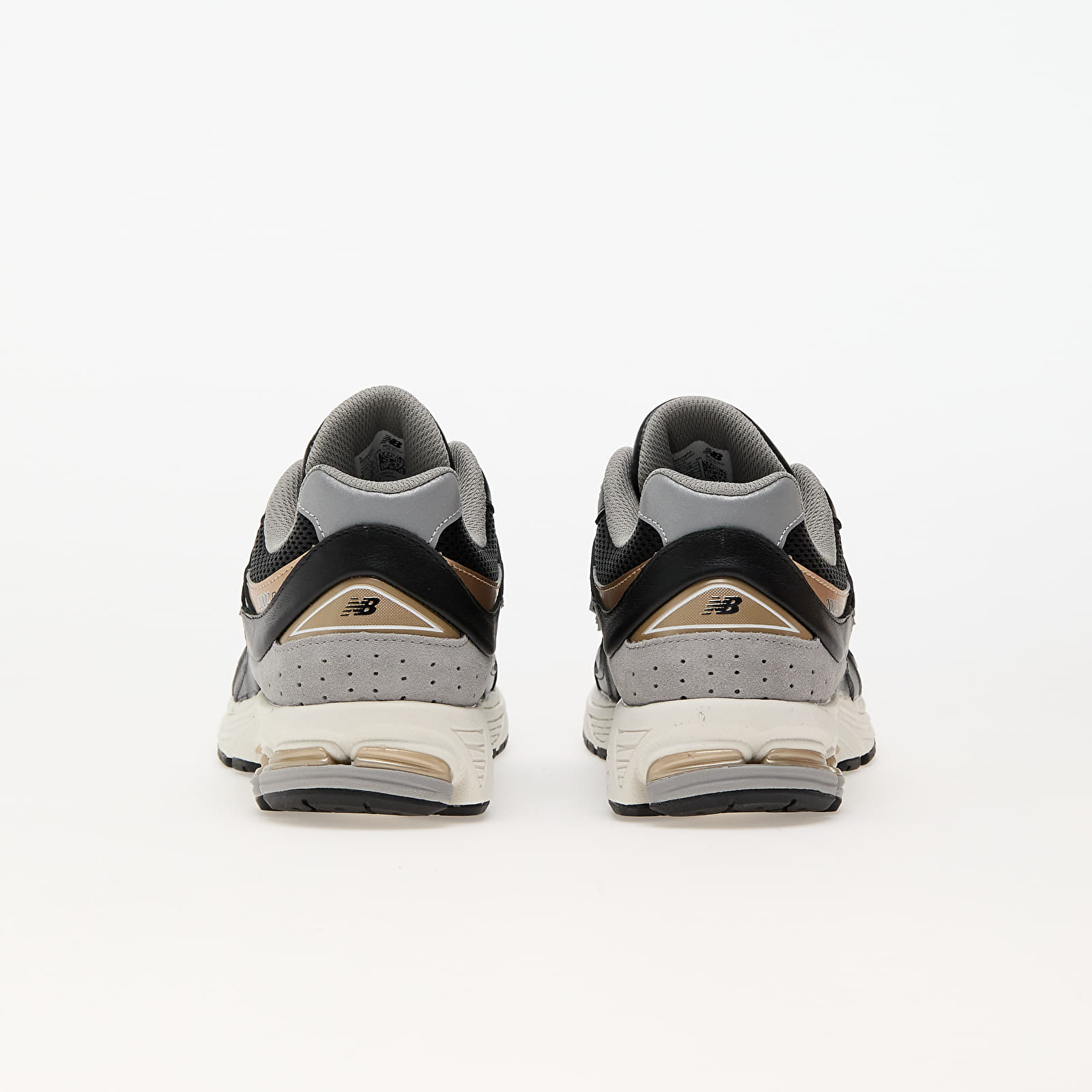 NEW BALANCE 2002r