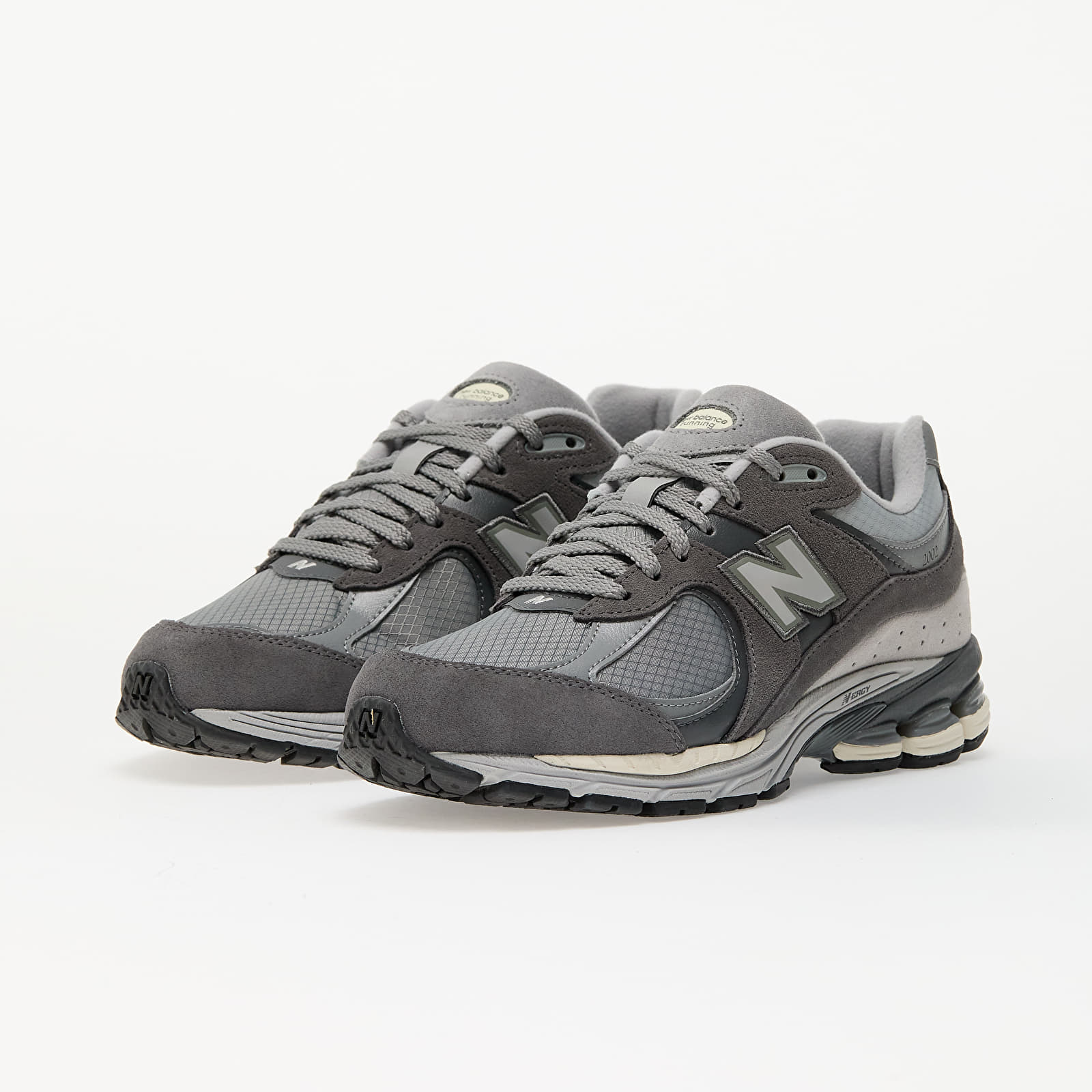 NEW BALANCE 2002r