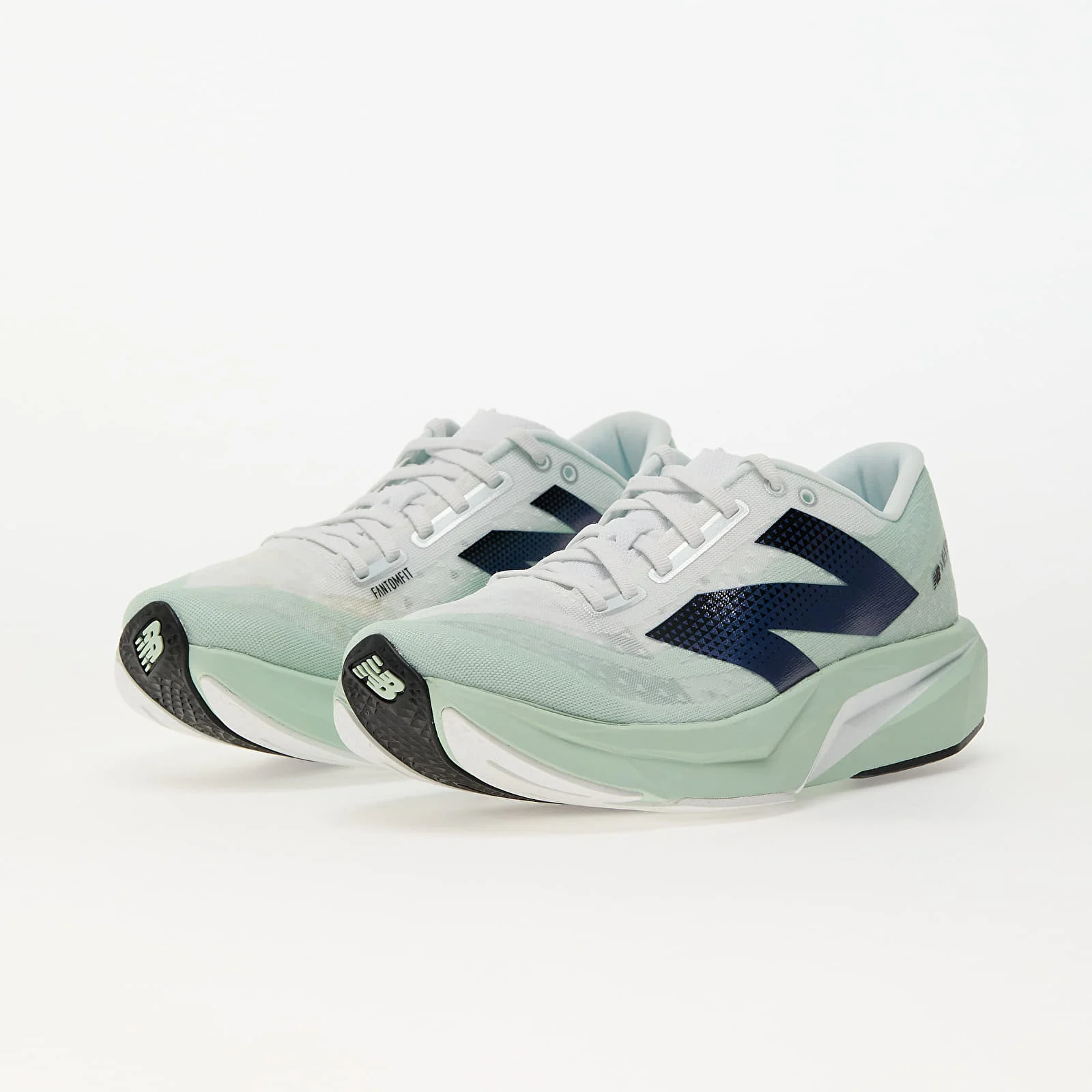 NEW BALANCE FuelCell Rebel v4