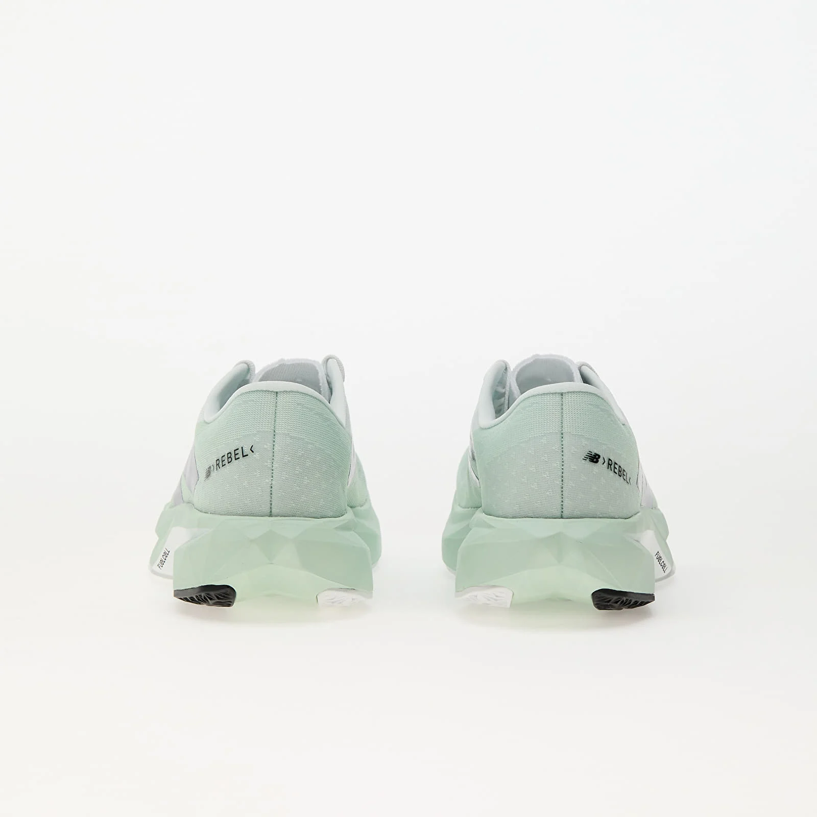 NEW BALANCE FuelCell Rebel v4