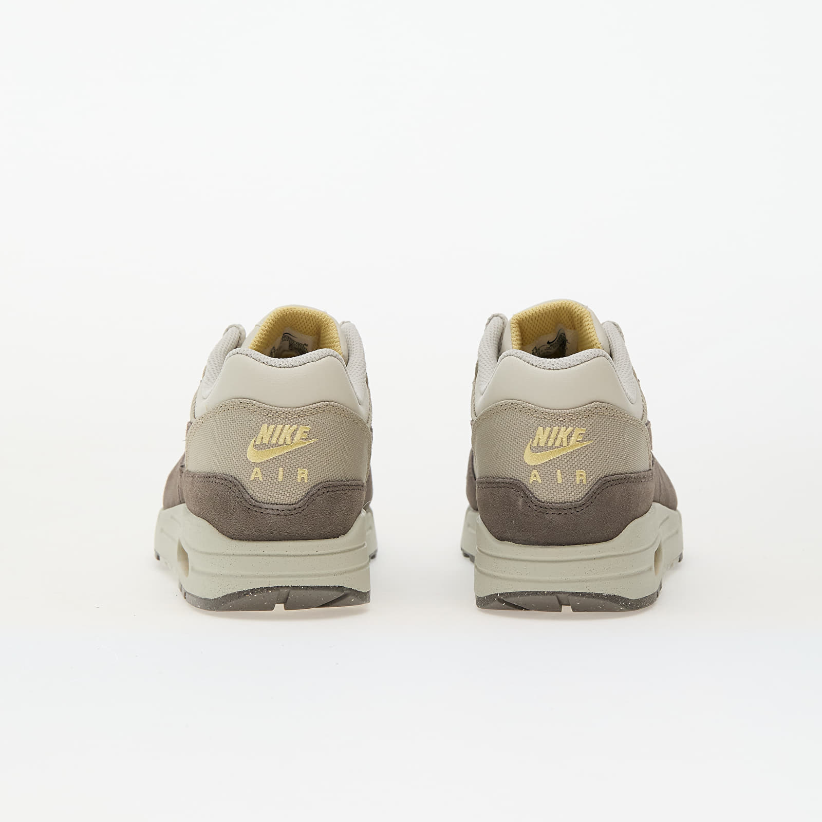 NIKE Air Max 1