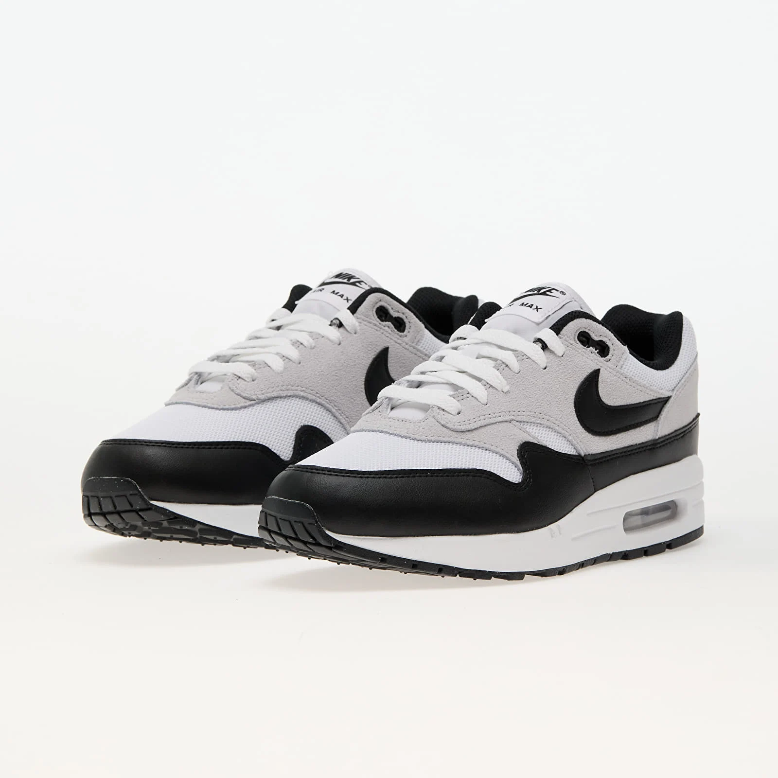 NIKE Air Max 1