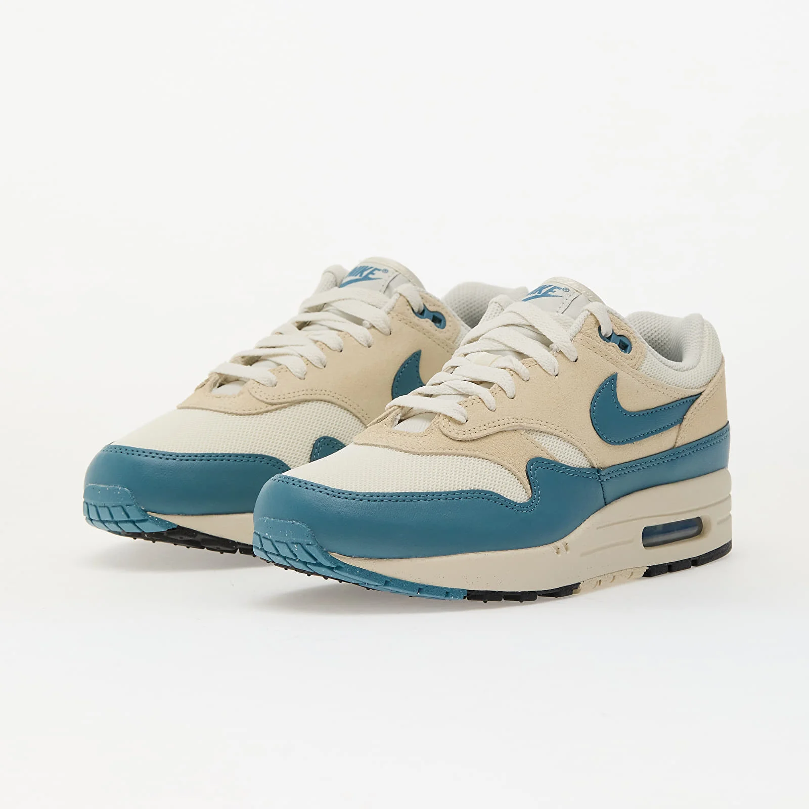 NIKE Air Max 1