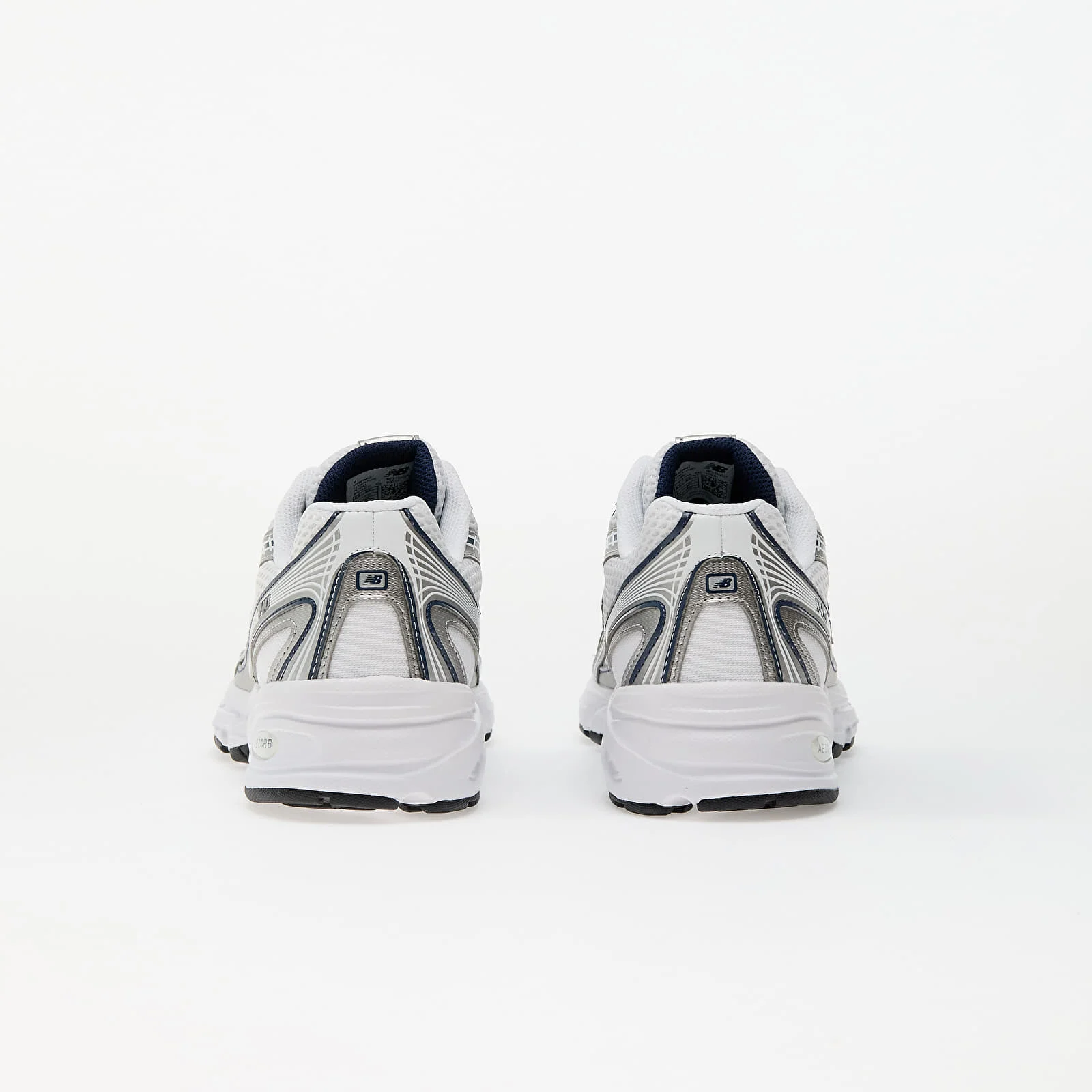 NEW BALANCE 740