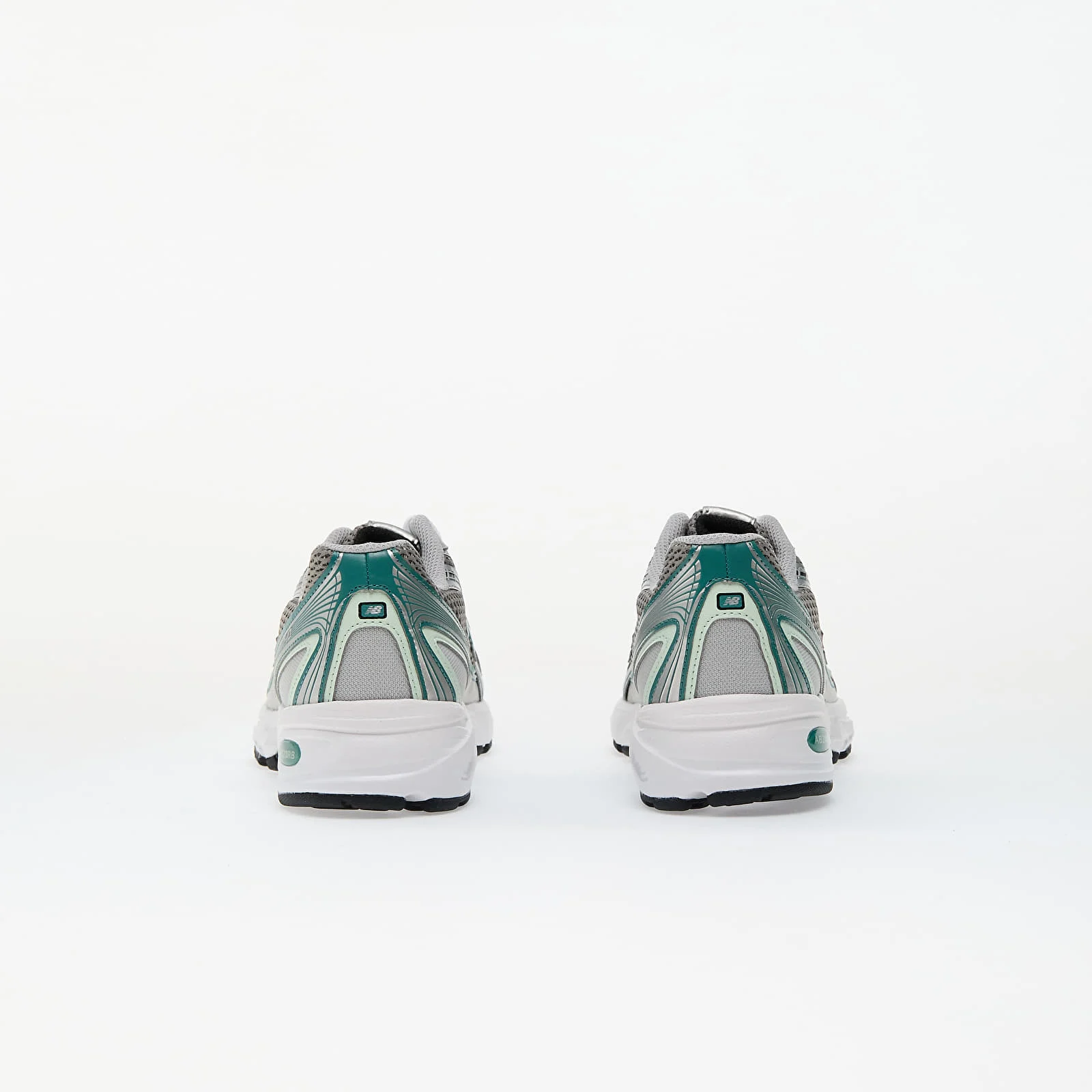 NEW BALANCE 740