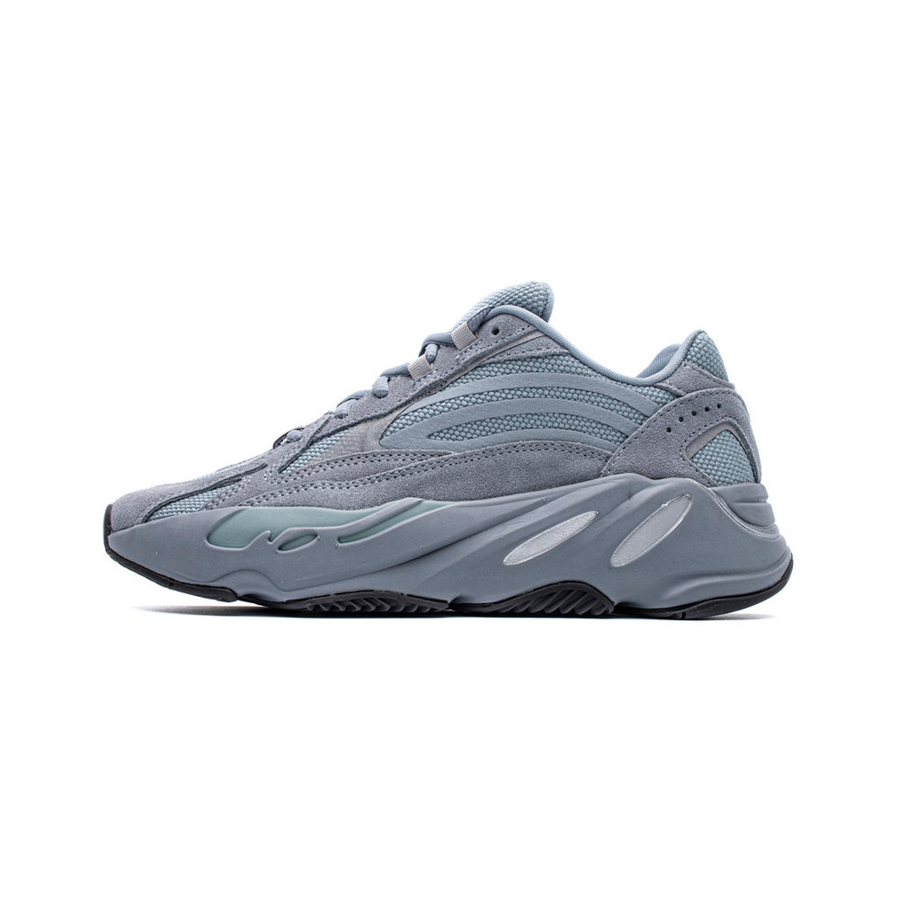 YEEZY Boost 700