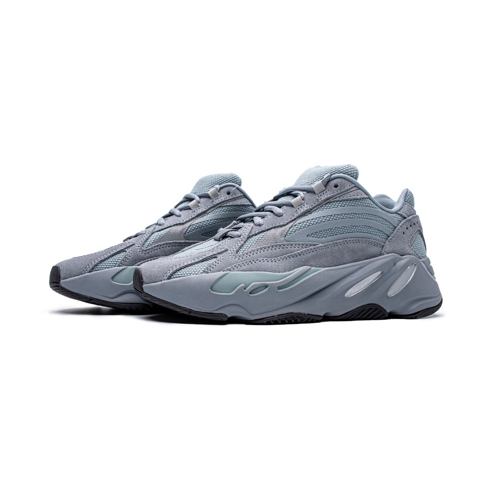 YEEZY Boost 700