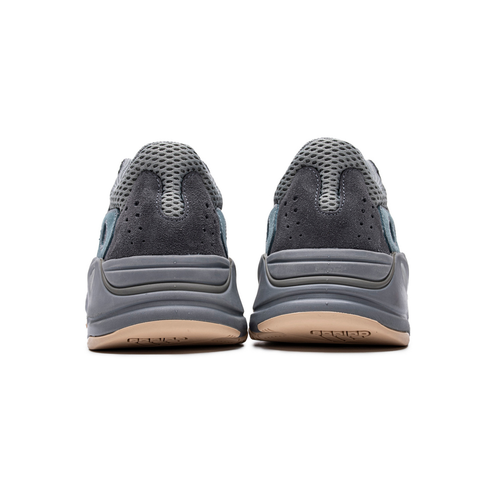 YEEZY Boost 700