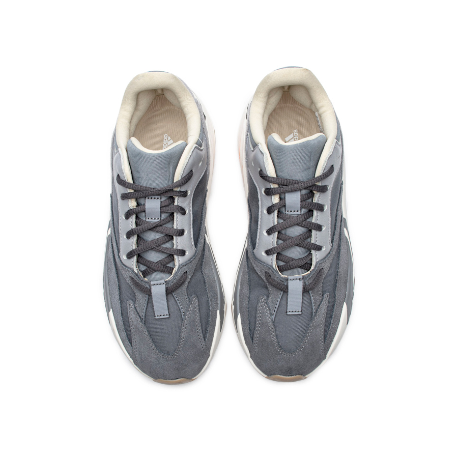 YEEZY Boost 700
