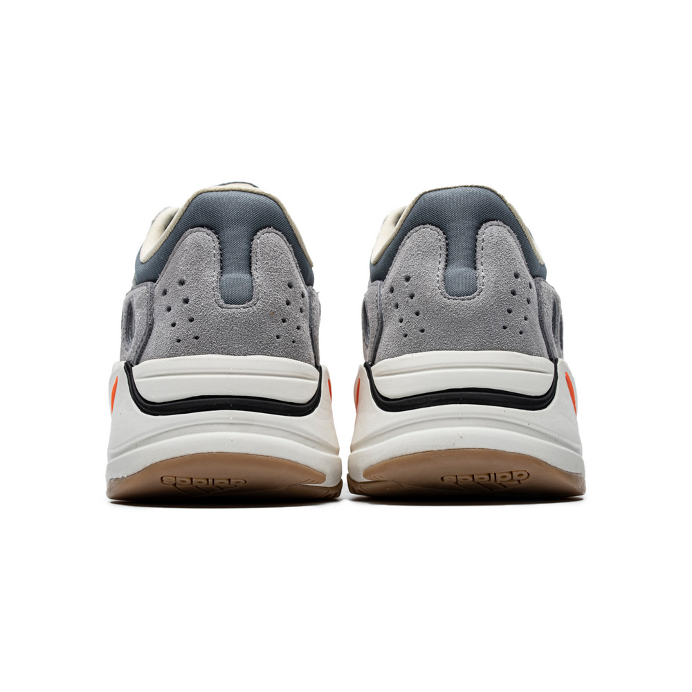 YEEZY Boost 700