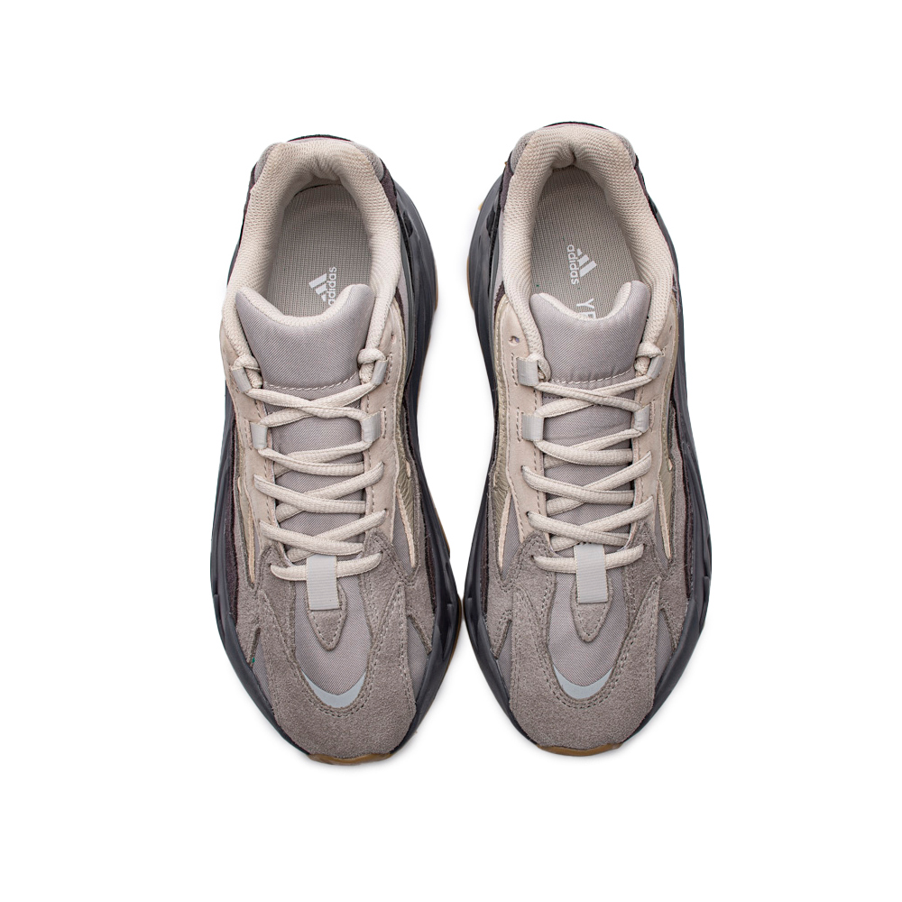 YEEZY Boost 700