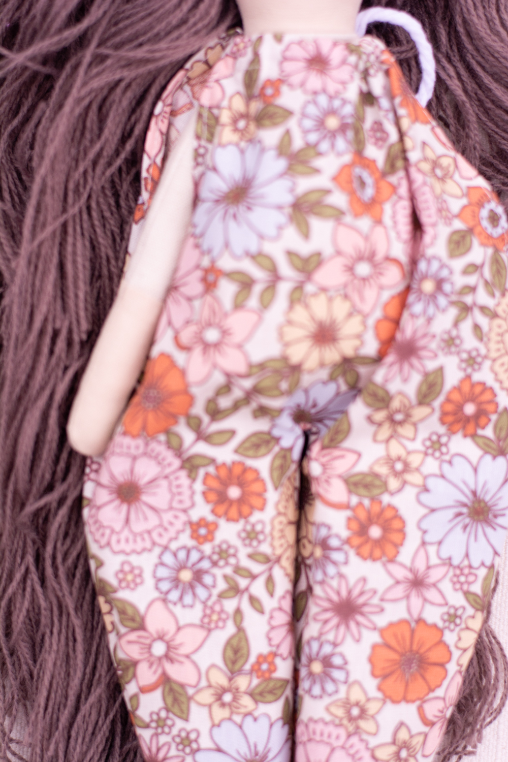 Păpuşă din bumbac cu păr de aţe