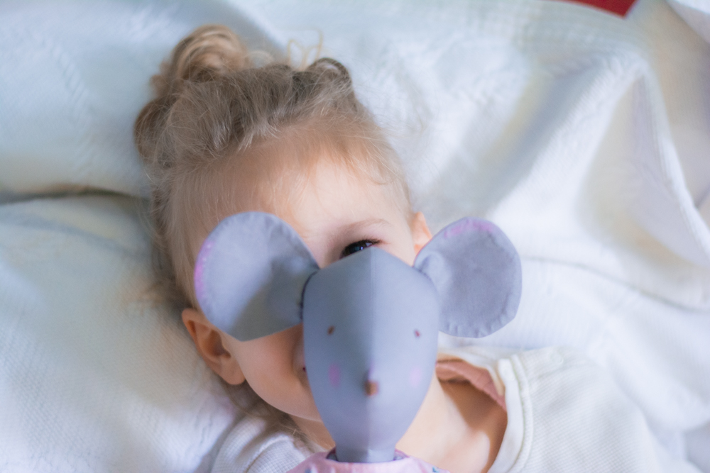 Şoricel fetiţă handmade din materiale naturale