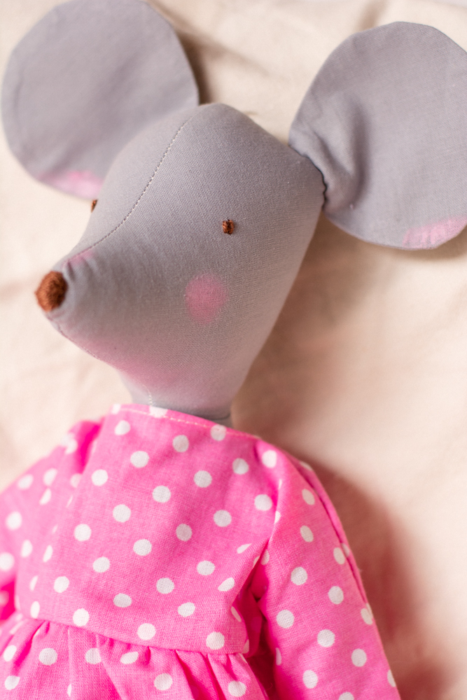 Şoricel fetiţă handmade din materiale naturale