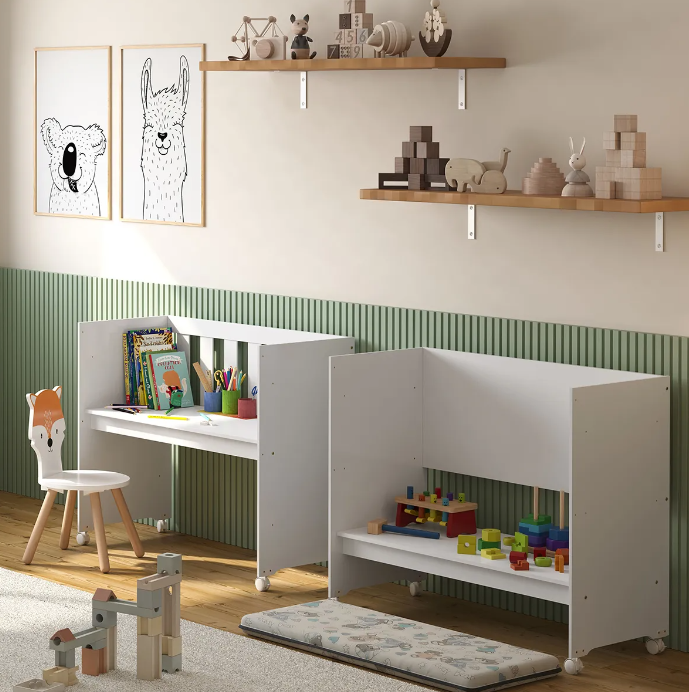 Mini Berço Multifuncional Decormobily 5 em 1 Branco - Com Colchão, Trocador e Rodízios | Escrivaninha, Mesa Recreativa, Aparador, 0-2 Anos