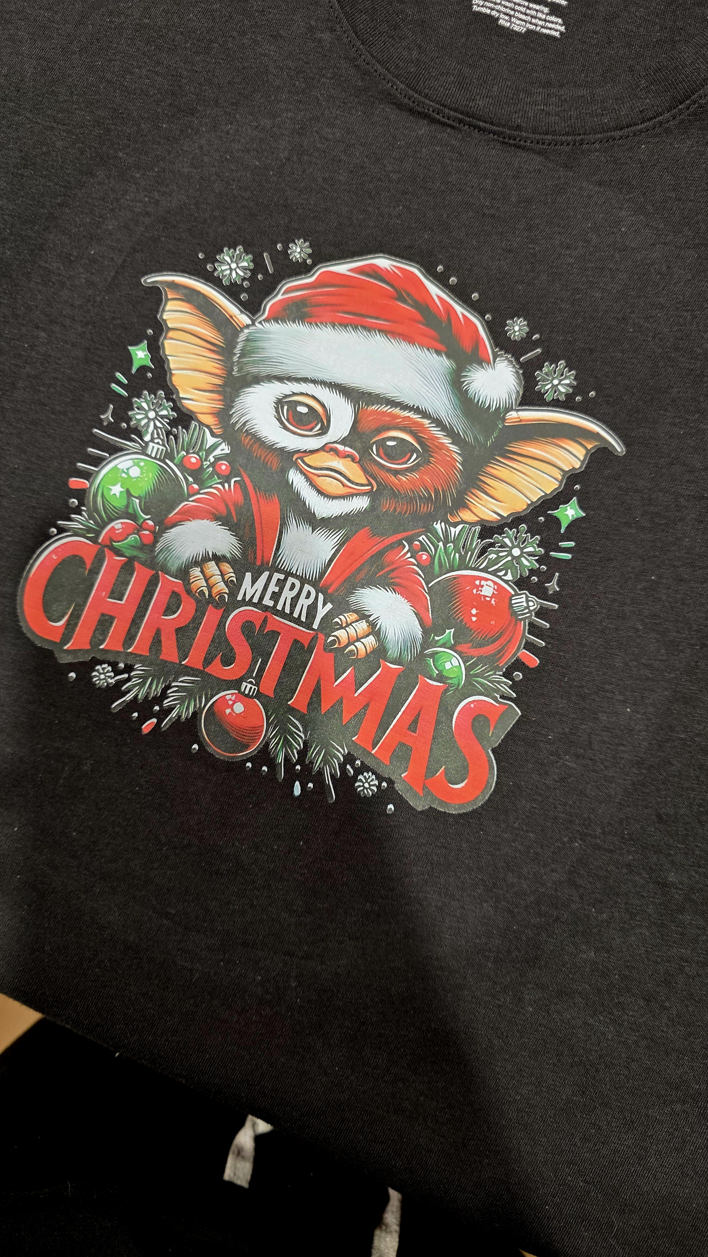 MERRY CHRISTMAS GIZMO TEE – HOLIDAY MISCHIEF IN STYLEEGremlins Tshirt
