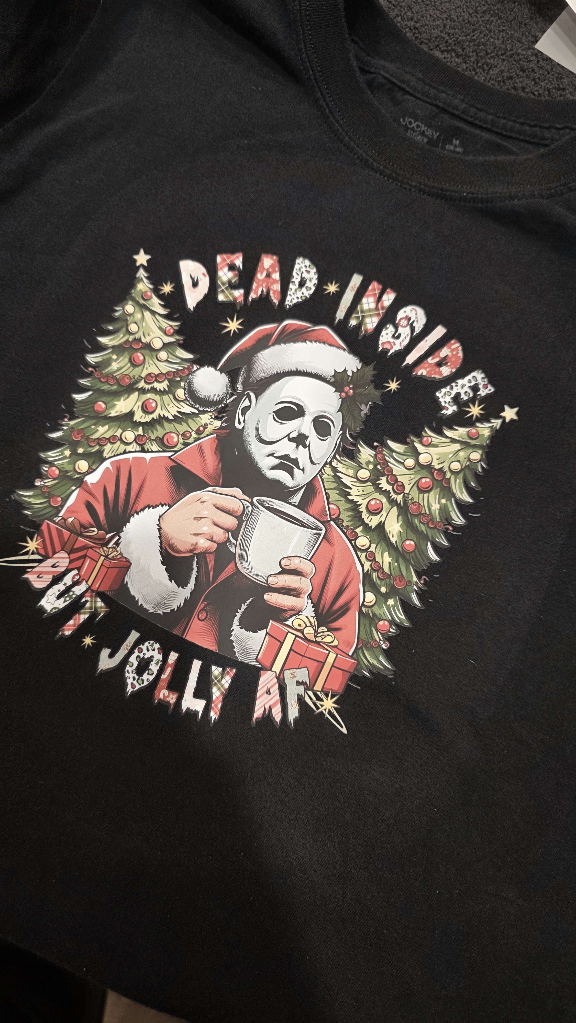 DEAD INSIDE BUT JOLLY – Horror Christmas T-Shirt