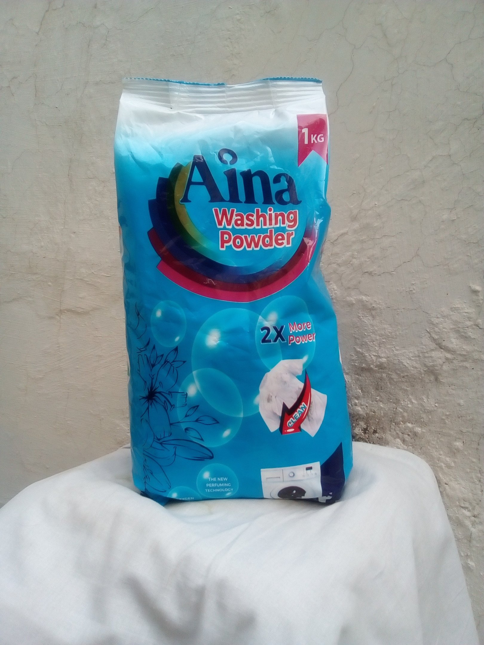 Surf-Aina Iranian Detergent Powder 1kg – Tough on Stains, Color Safe & Fabric-Friendly | ایرانی ڈیٹرجنٹ پاؤڈر – داغوں کا دشمن، رنگ اور کپڑوں کے لیے محفوظ