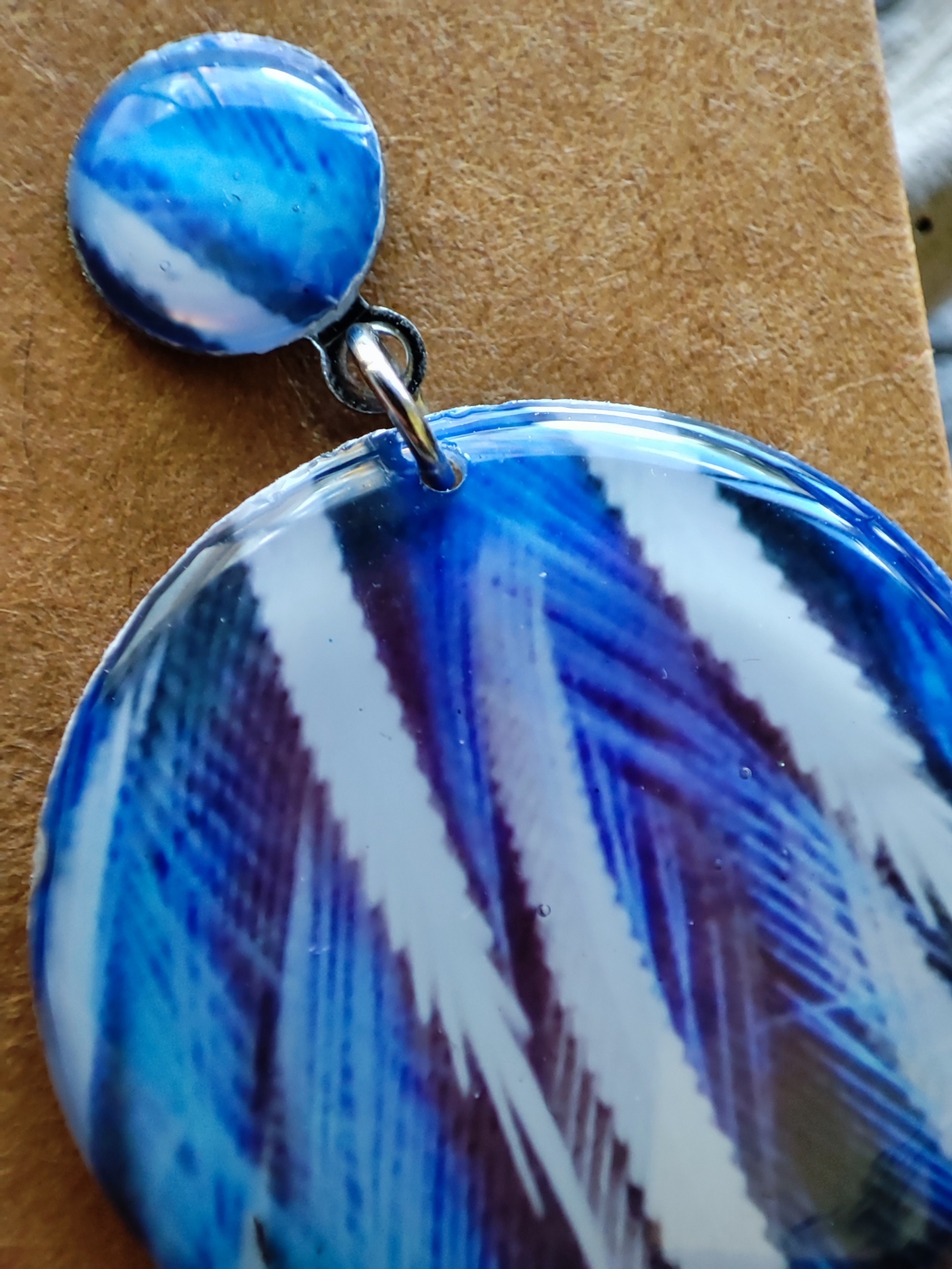 Boucles d'oreilles plumes bleues