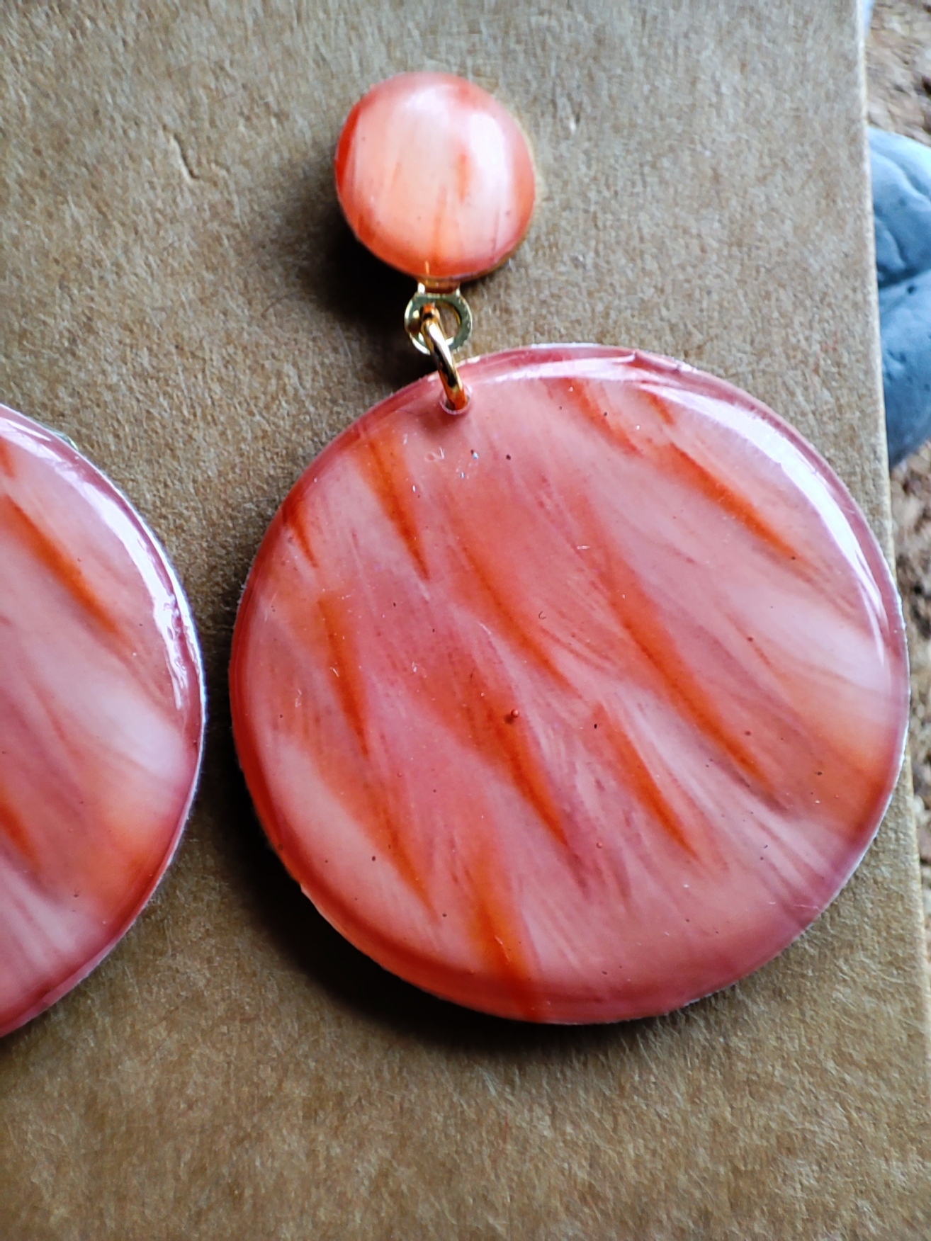 Boucles d'oreilles plumes de flamant rose clair