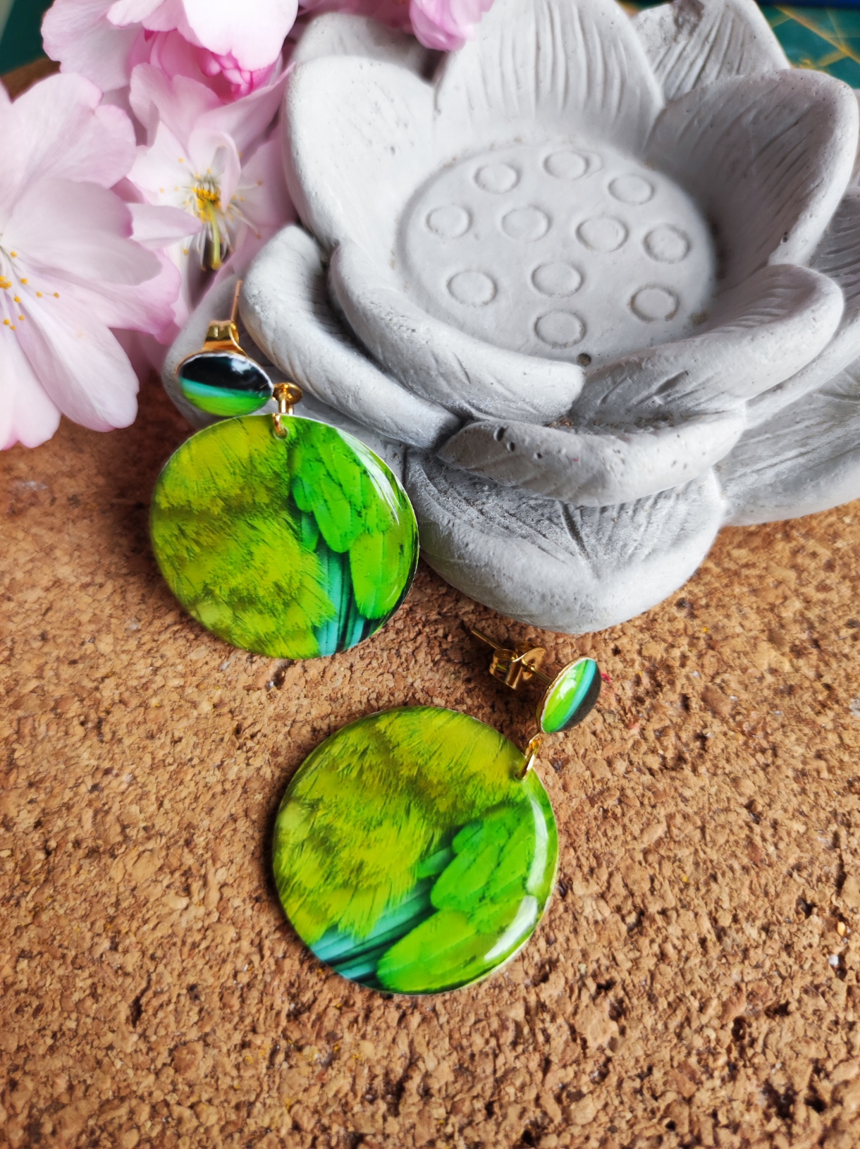 Boucles d'oreilles plumes de perroquet
