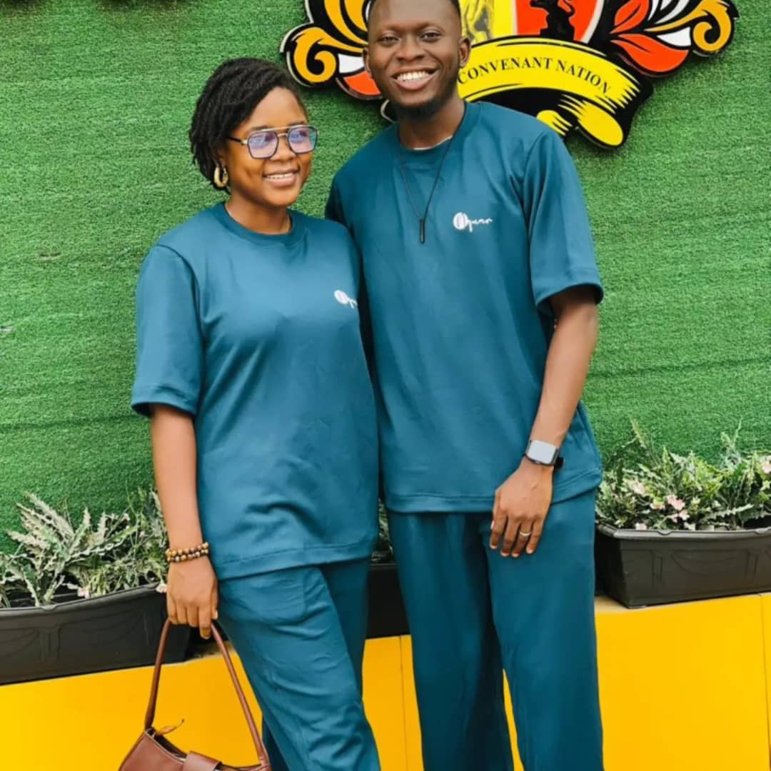 Matching Couple's Outfits 